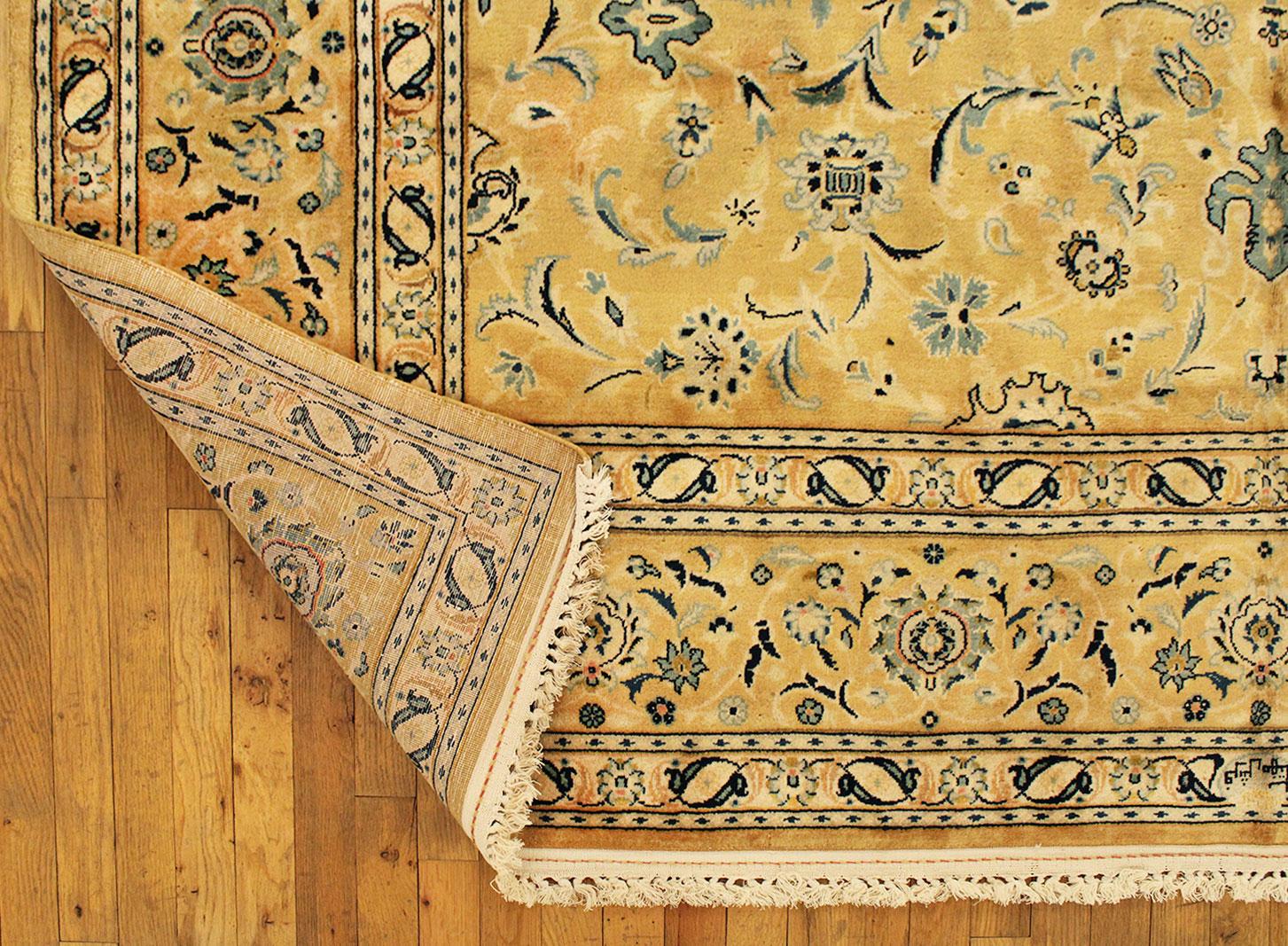 Persischer Kashan- Orientalischer Teppich im Vintage-Stil mit Blumenelementen im Angebot 3