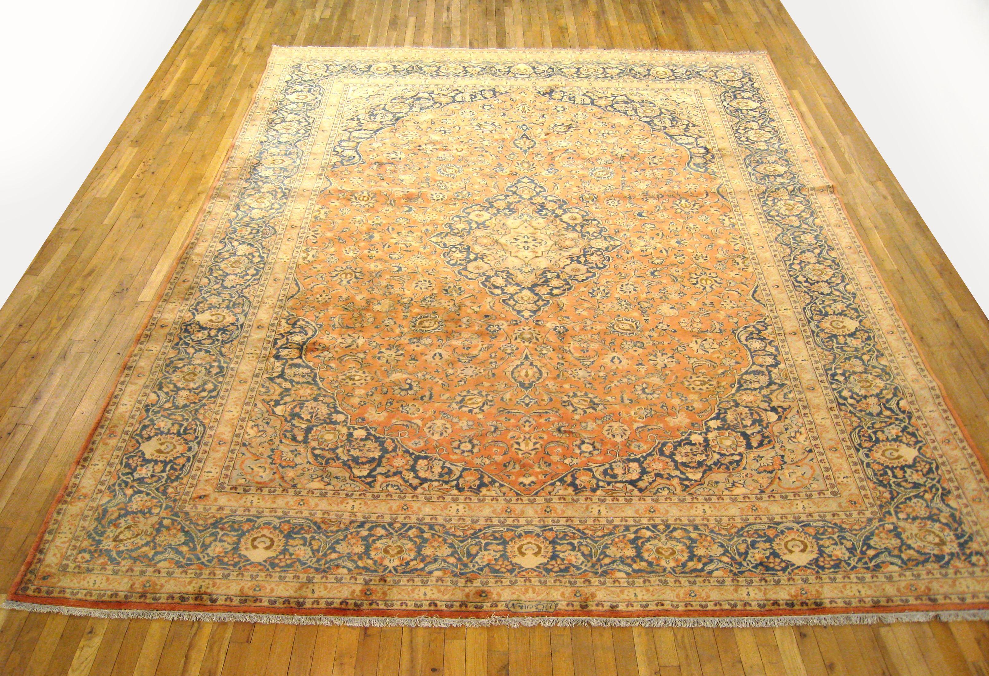Vintage Persian Kashan Oriental carpet, in Room Size

An extraordinary vintage Persian Kashan carpet, circa 1960, size 13'1
