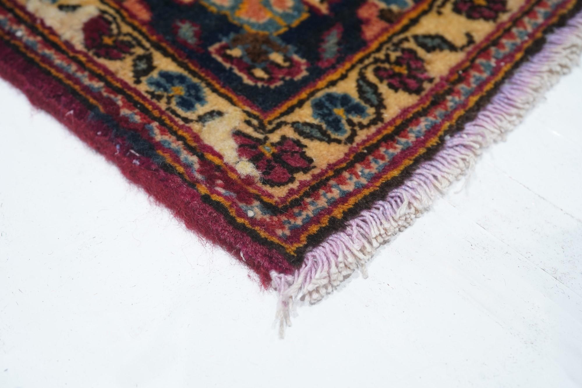 Perse Tapis persan Kashan vintage 4'3'' x 6'6'' en vente