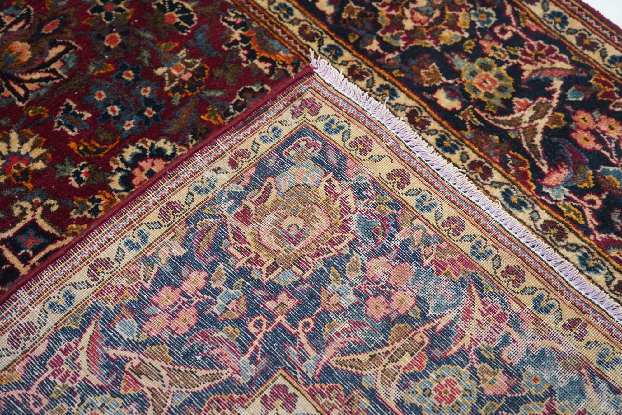 Tapis persan Kashan vintage 4'3'' x 6'6'' en vente 3