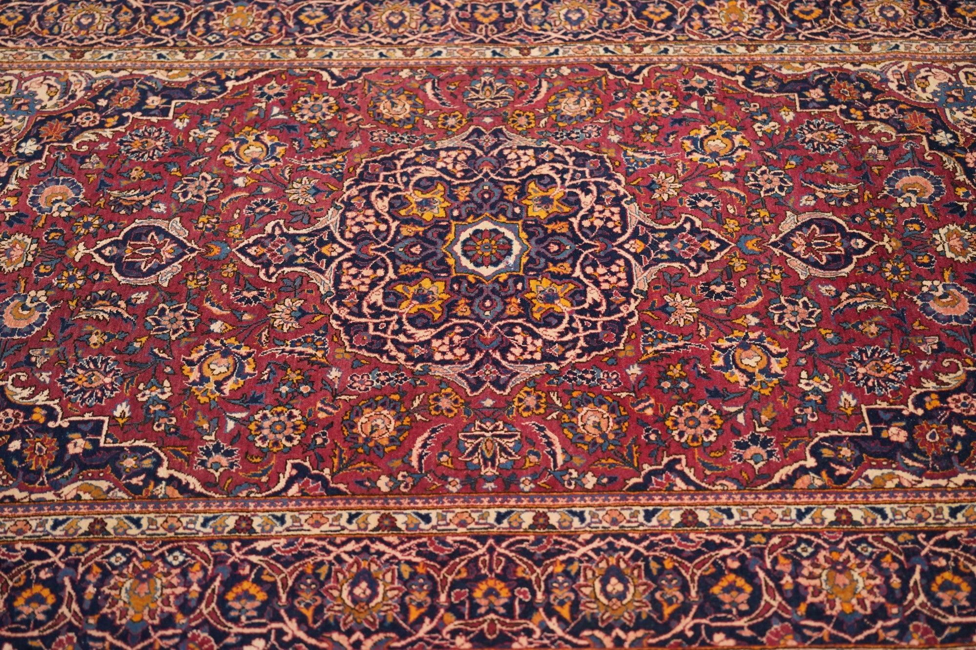 Persischer Kashan-Teppich im Vintage-Stil 4'4'' x 6'10'' (Wolle) im Angebot