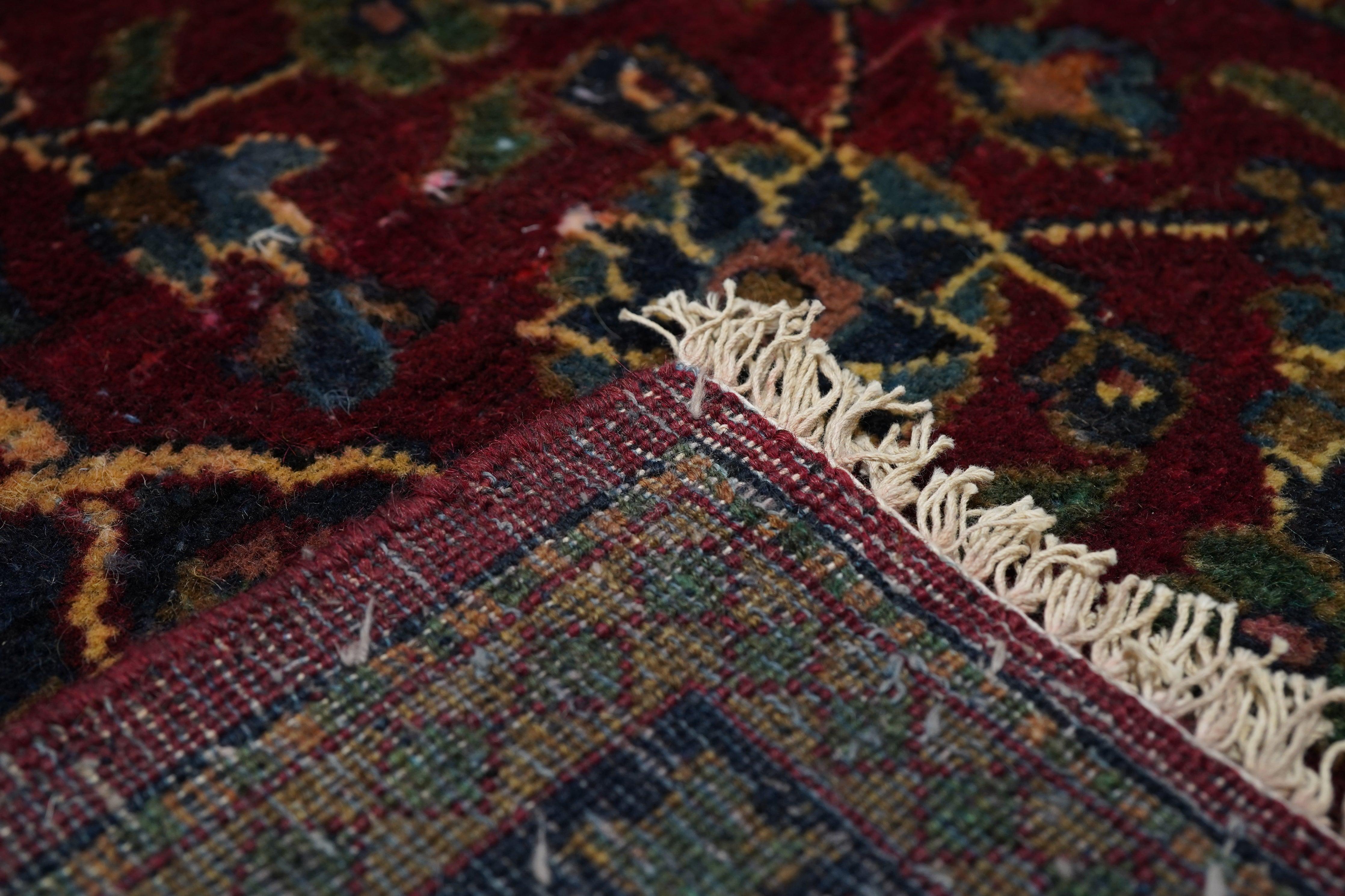 Vintage Persian Kashan Rug 4'6'' x 6'6'' For Sale 4