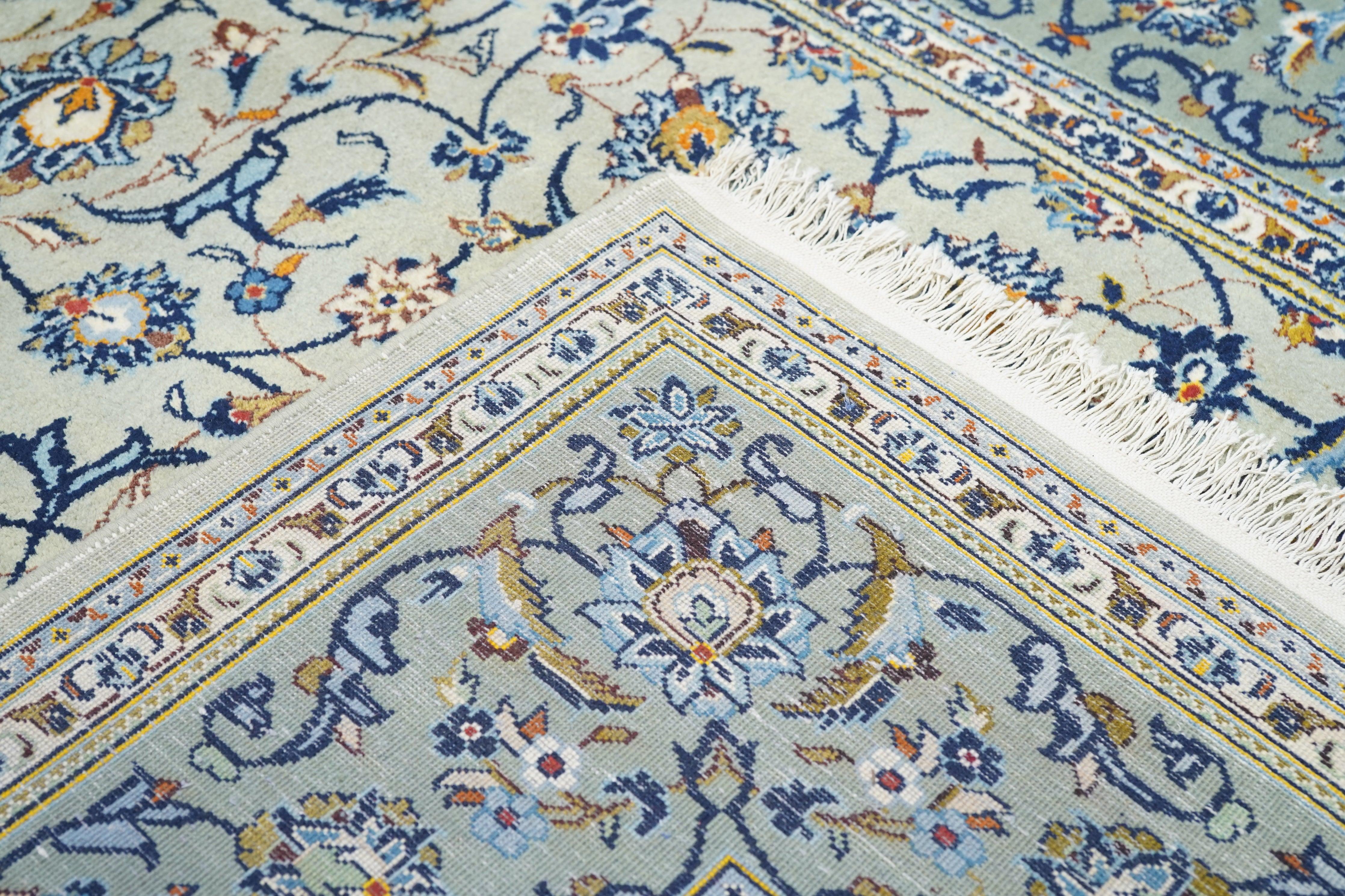 Vintage Persian Kashan Rug 7'3'' x 10'4'' For Sale 7