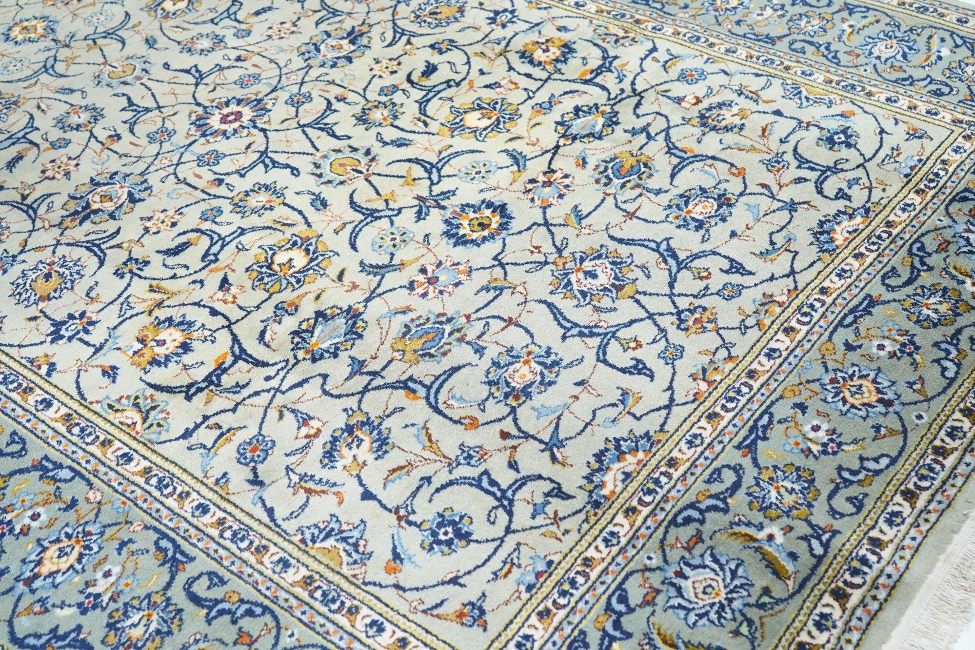 20th Century Vintage Persian Kashan Rug 7'3'' x 10'4'' For Sale