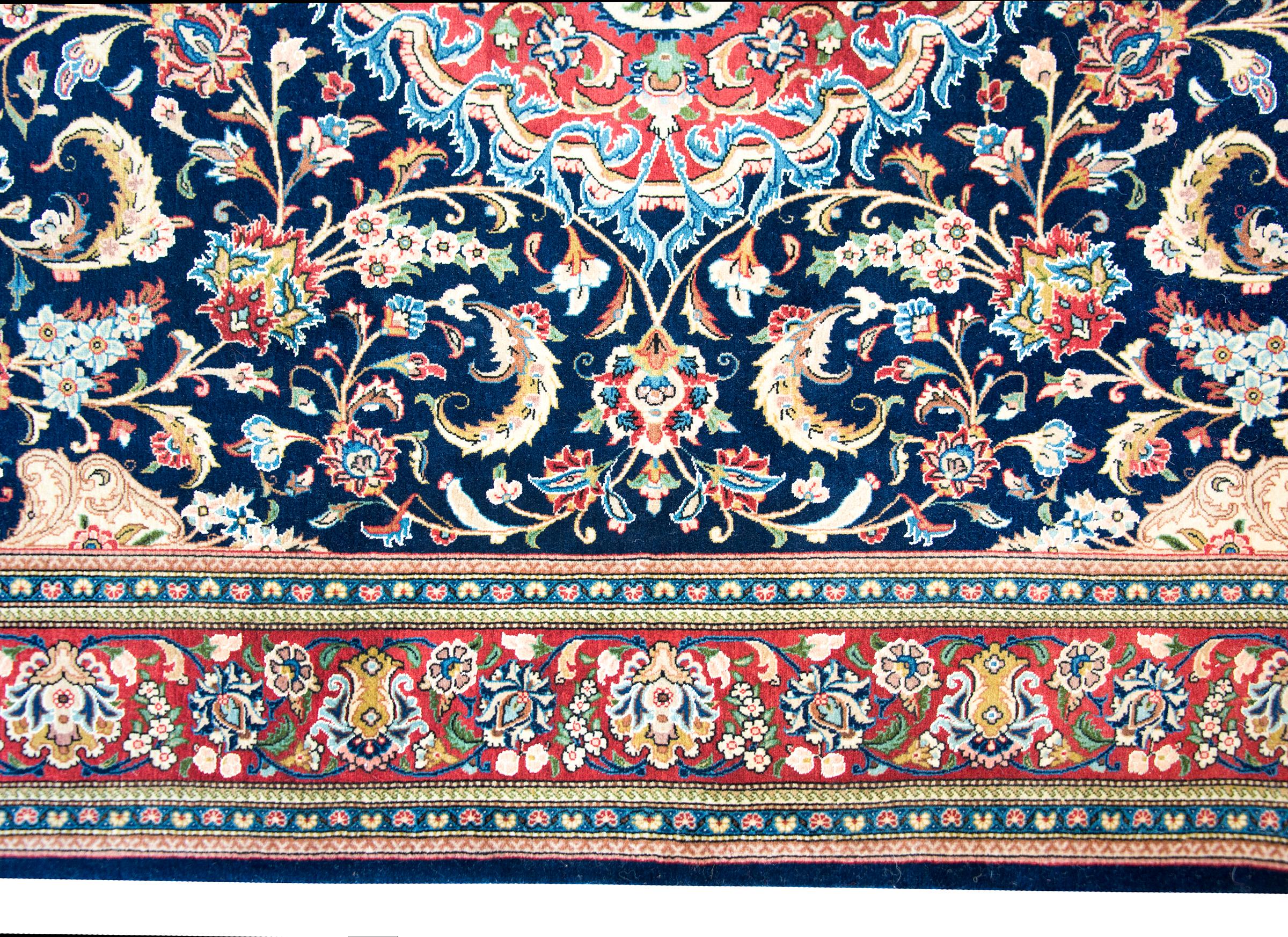 Vintage Persian Kashan Rug In Good Condition For Sale In Chicago, IL