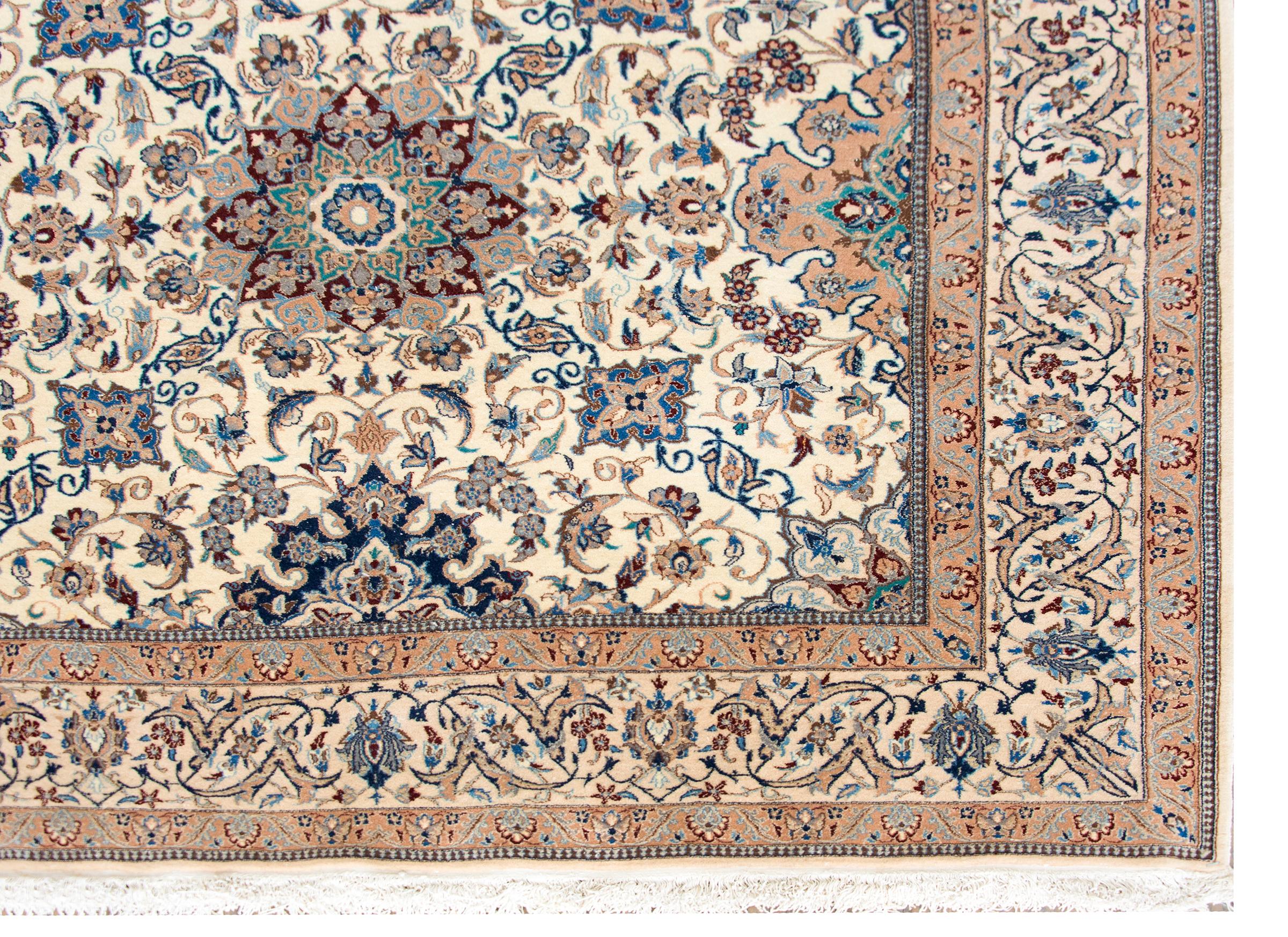 Vintage Persian Kashan Rug In Good Condition For Sale In Chicago, IL