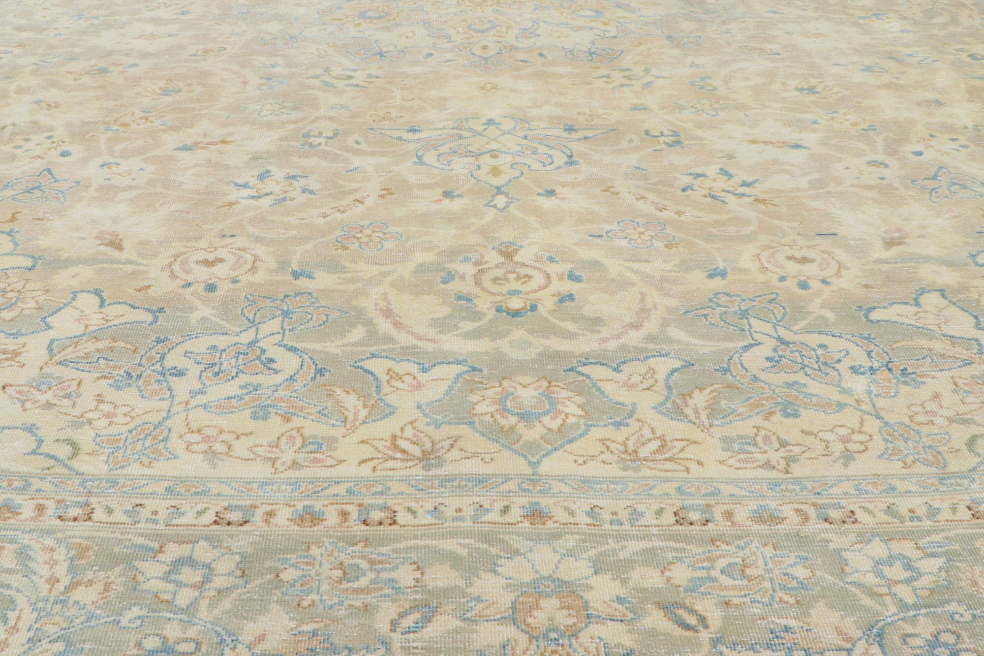 Tapis Vintage Persan Kashan, le luxe décontracté rencontre l'Elegance côtière décontractée Abîmé - En vente à Dallas, TX