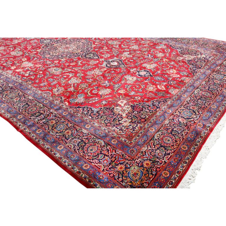 Vintage Persian Kashan Rug - Size: 17' X 10'8 In Good Condition For Sale In Los Angeles, CA