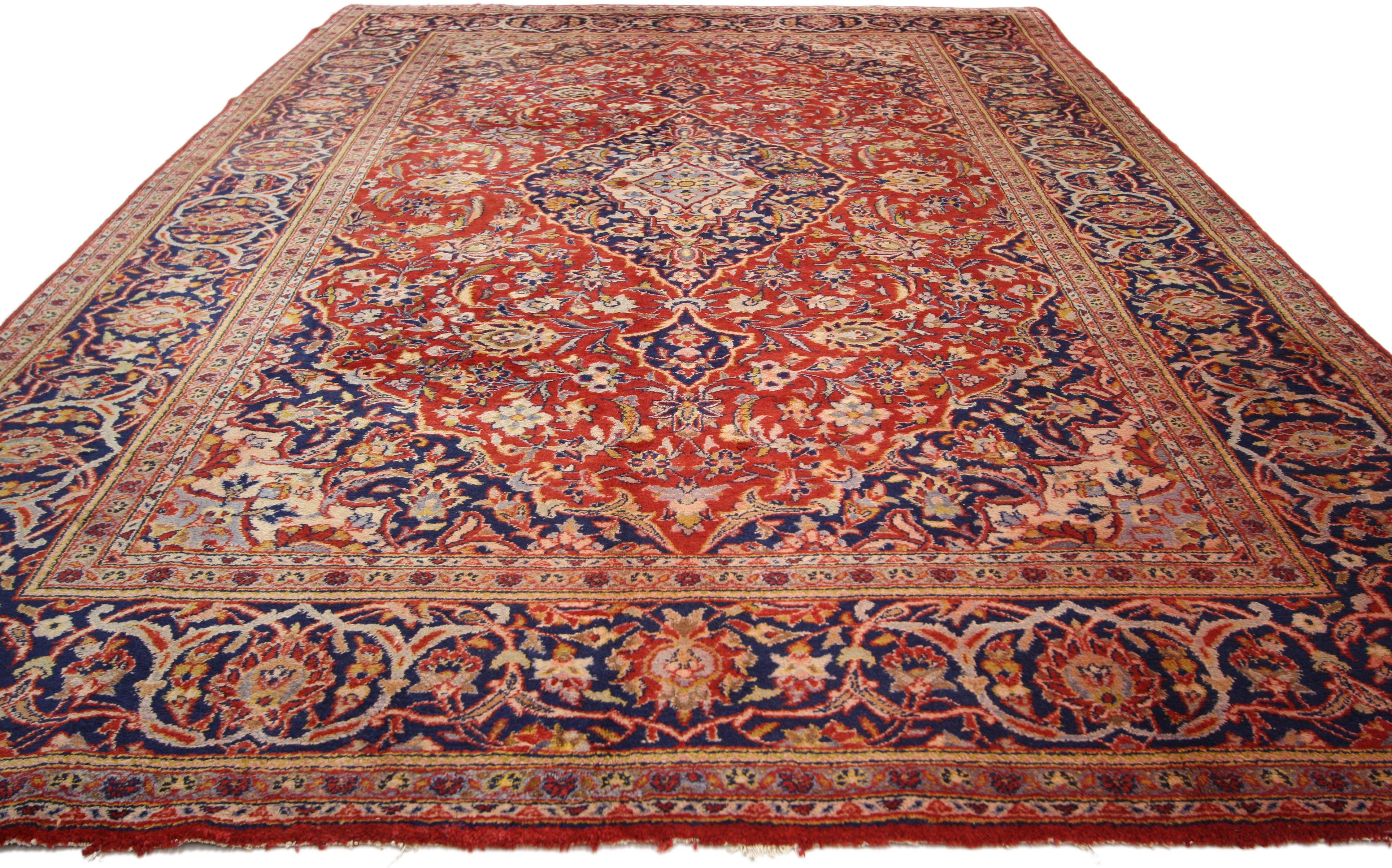 Vintage Persian Kashan Rug with Traditional Colonial and Federal Style In Good Condition For Sale In Dallas, TX
