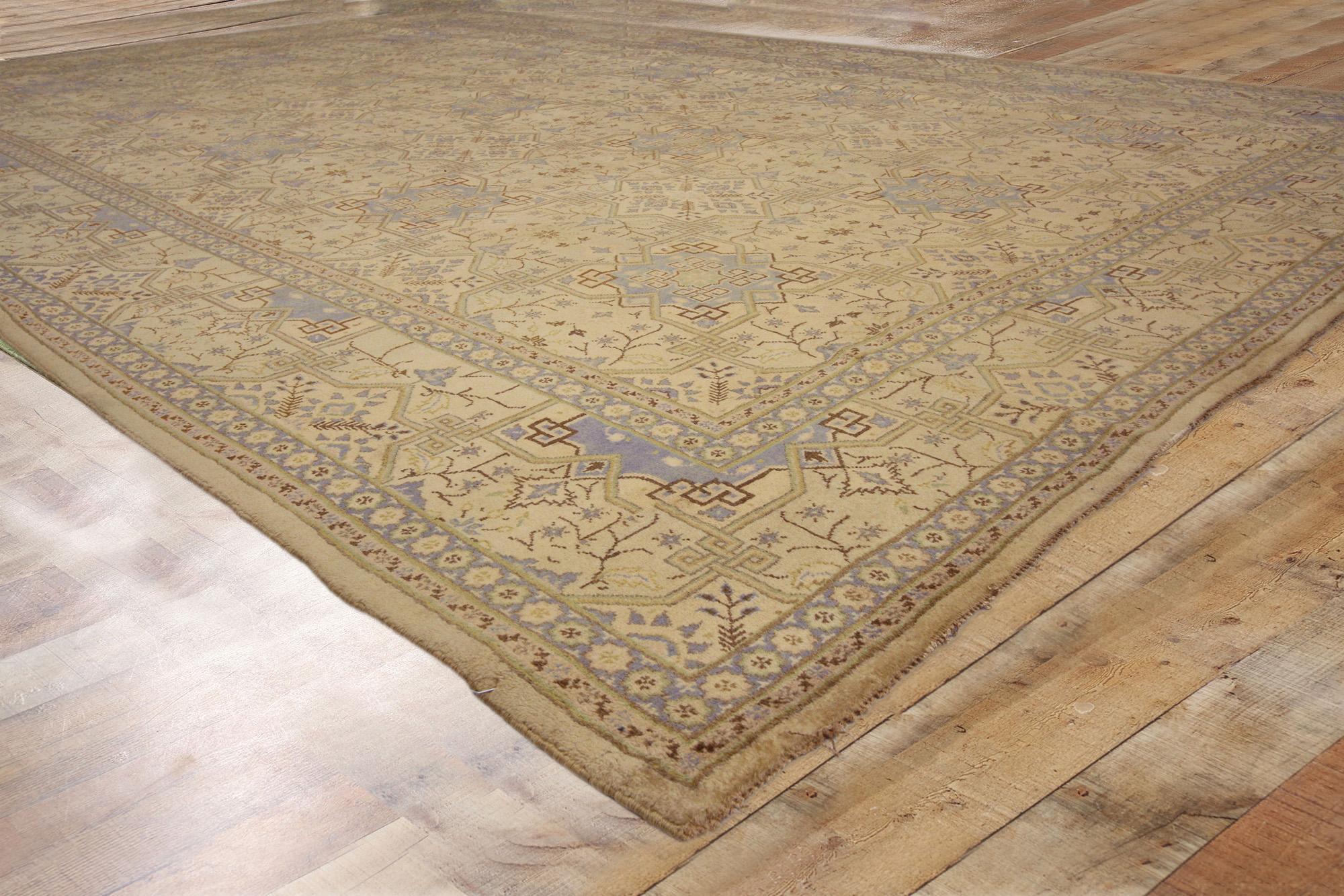 Laine Vintage Persian Kashan Rug with Traditional Style en vente