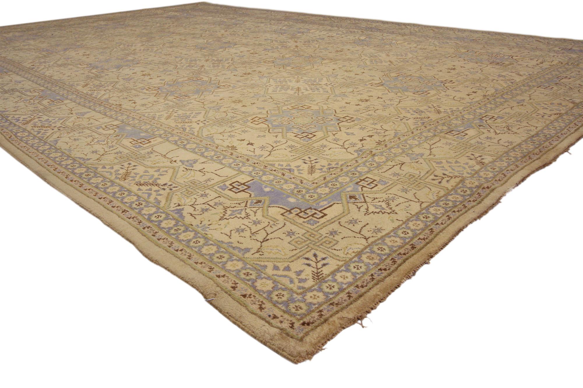 75179 Tapis persan Vintage Kashan, 08'05 x 12'05. Témoignage de la beauté durable de l'artisanat persan, ce tapis Kashan vintage en laine nouée à la main rayonne de chaleur et de sophistication grâce à ses motifs géométriques méticuleusement
