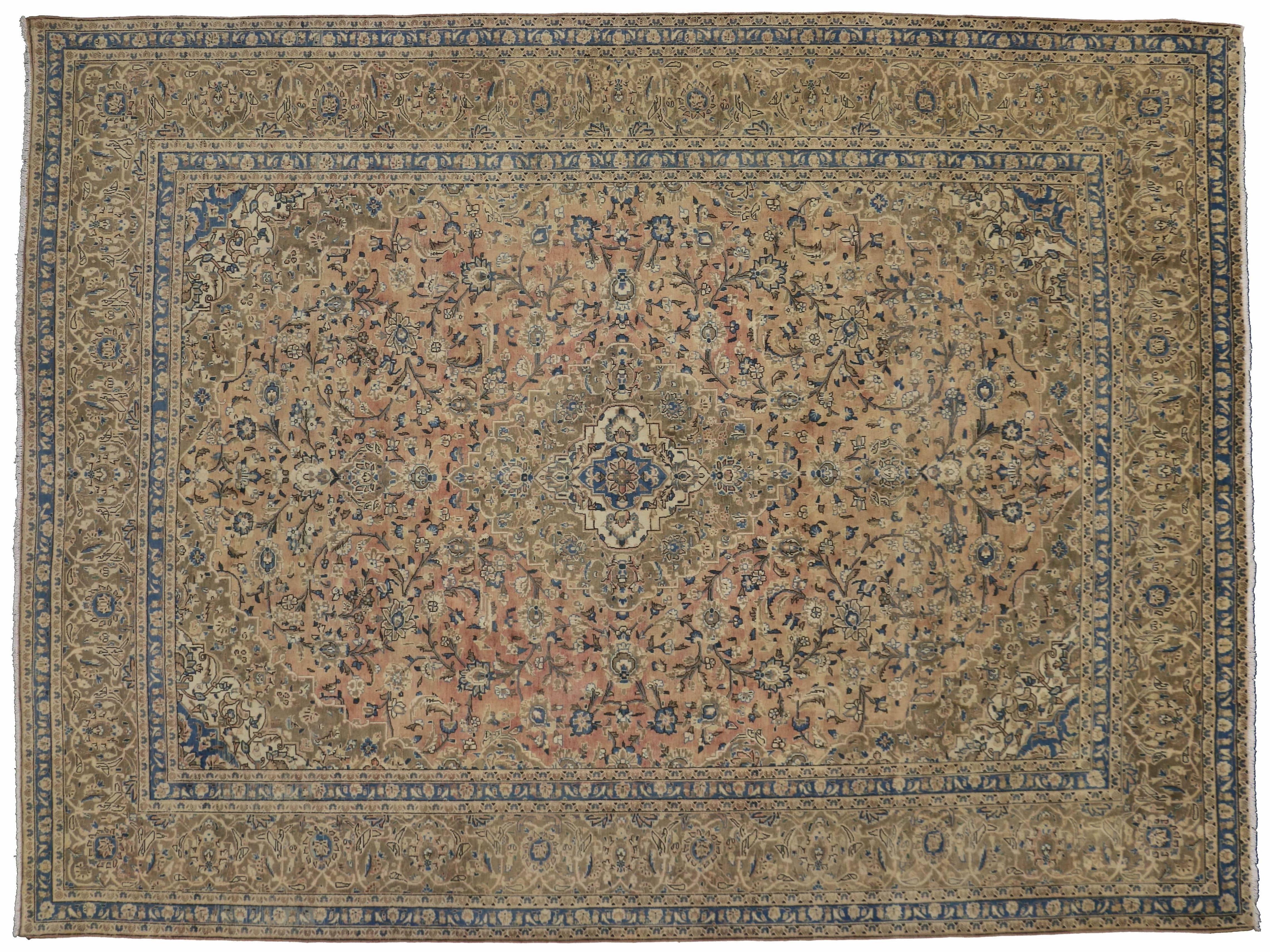 20th Century Vintage Persian Kashan Rug with Traditional Style For Sale