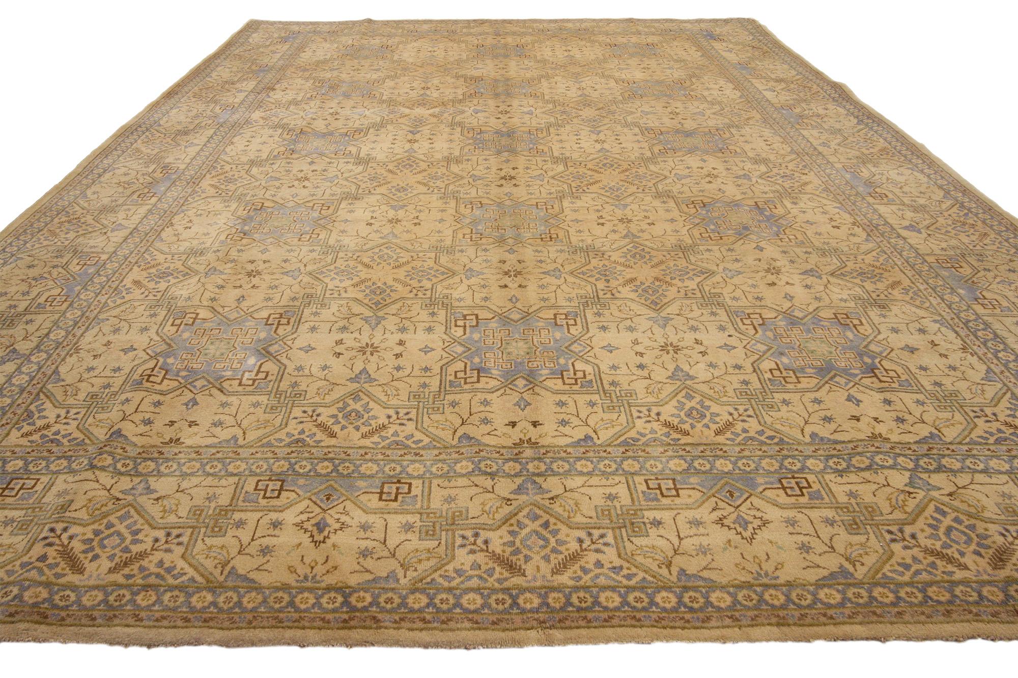 Perse Vintage Persian Kashan Rug with Traditional Style en vente
