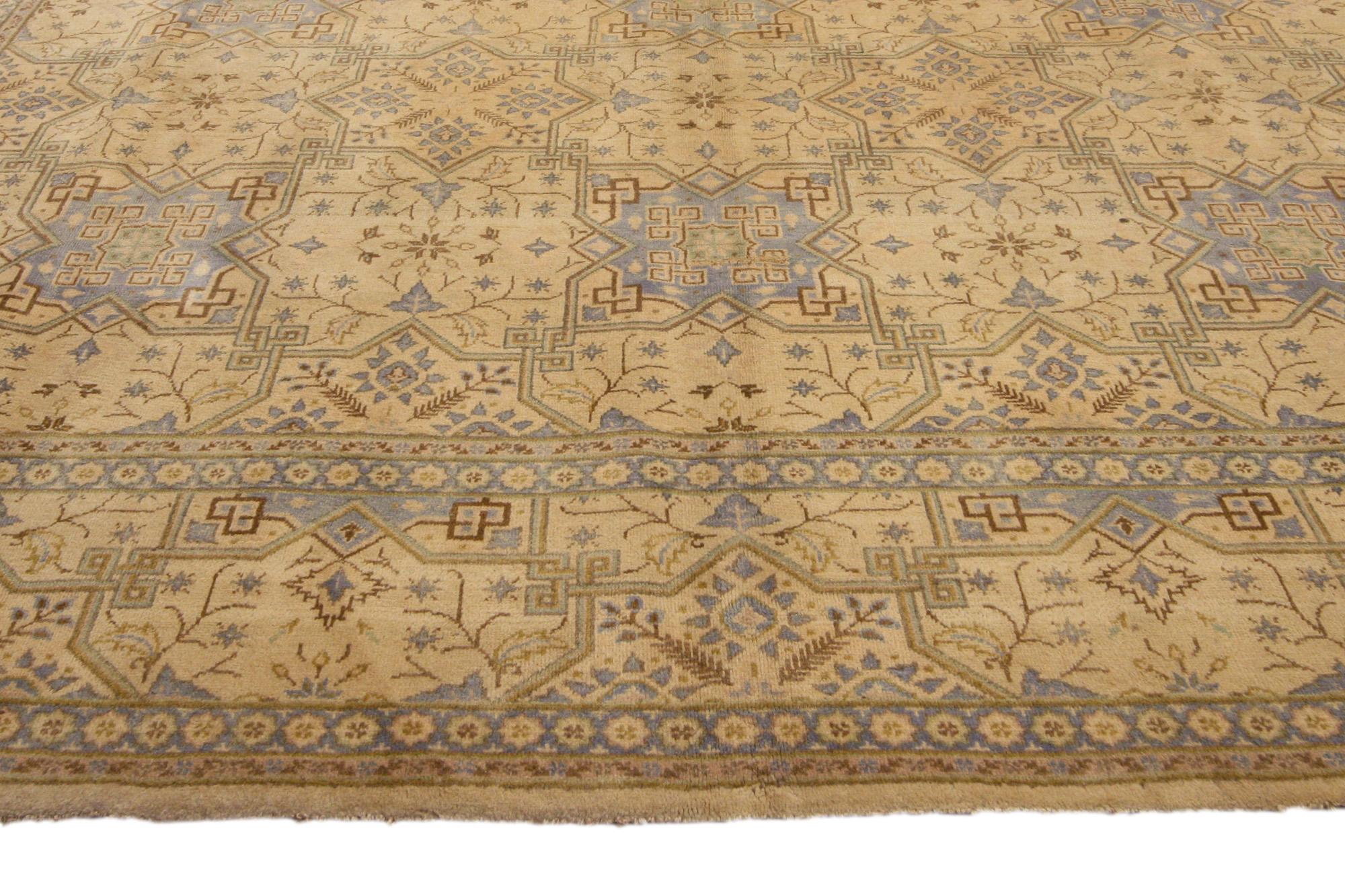 Noué à la main Vintage Persian Kashan Rug with Traditional Style en vente