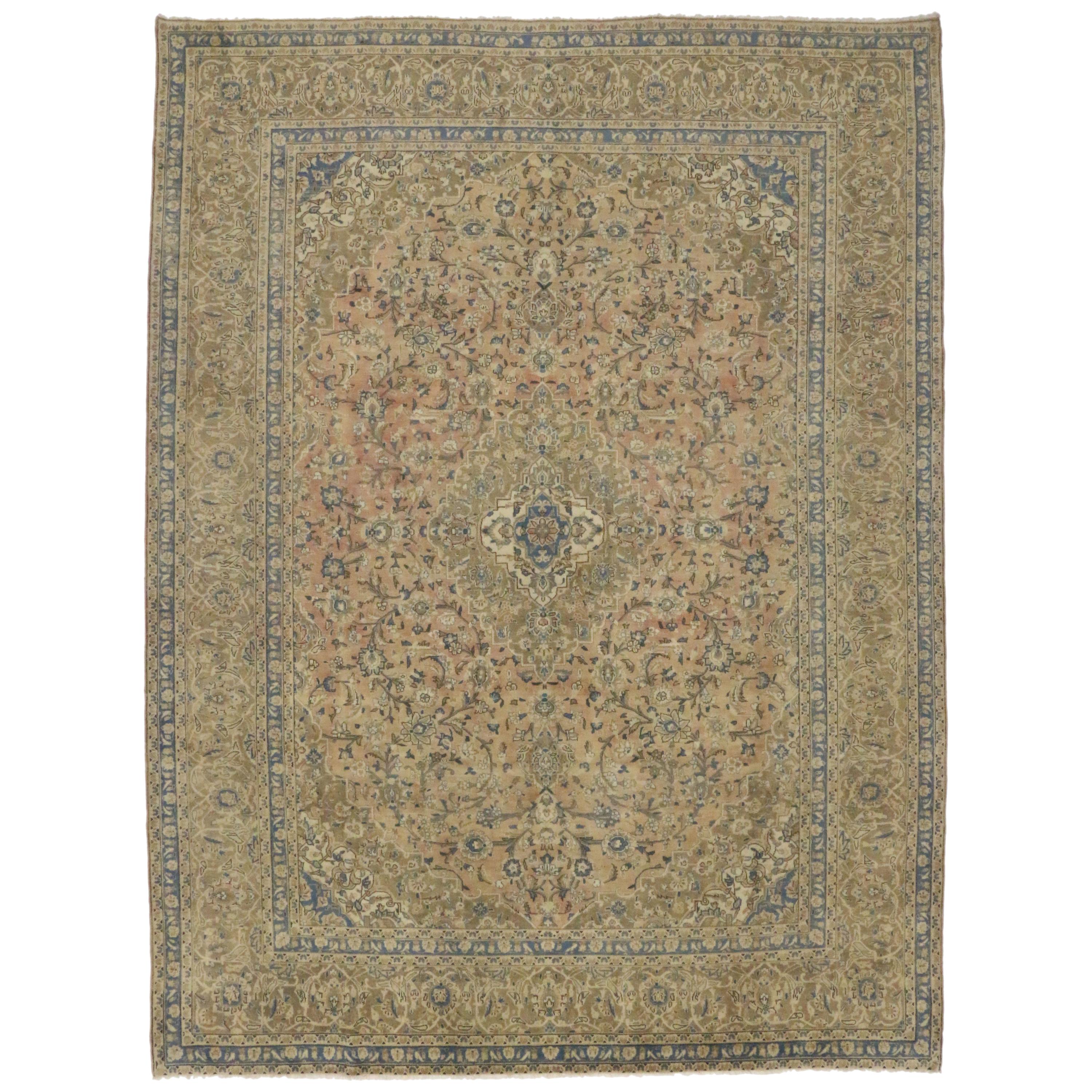 Vintage Persian Kashan Rug with Traditional Style For Sale