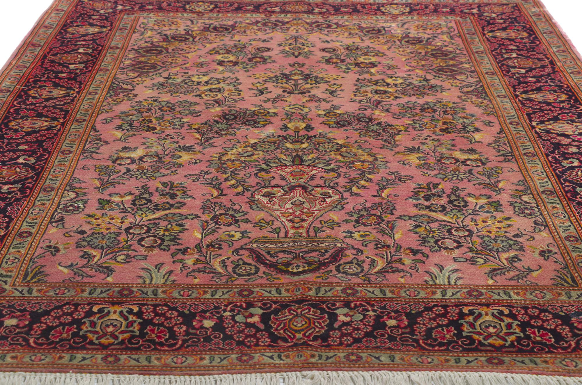 Vintage Persian Kashan Rug with Vase Design In Good Condition For Sale In Dallas, TX