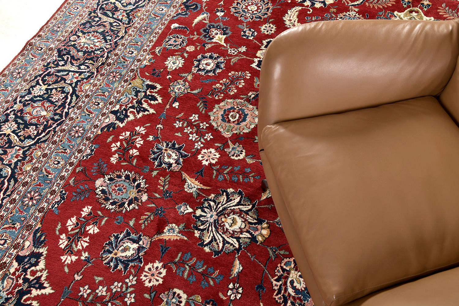 Vintage Persian Kashan Style Allover Design in vendita 3