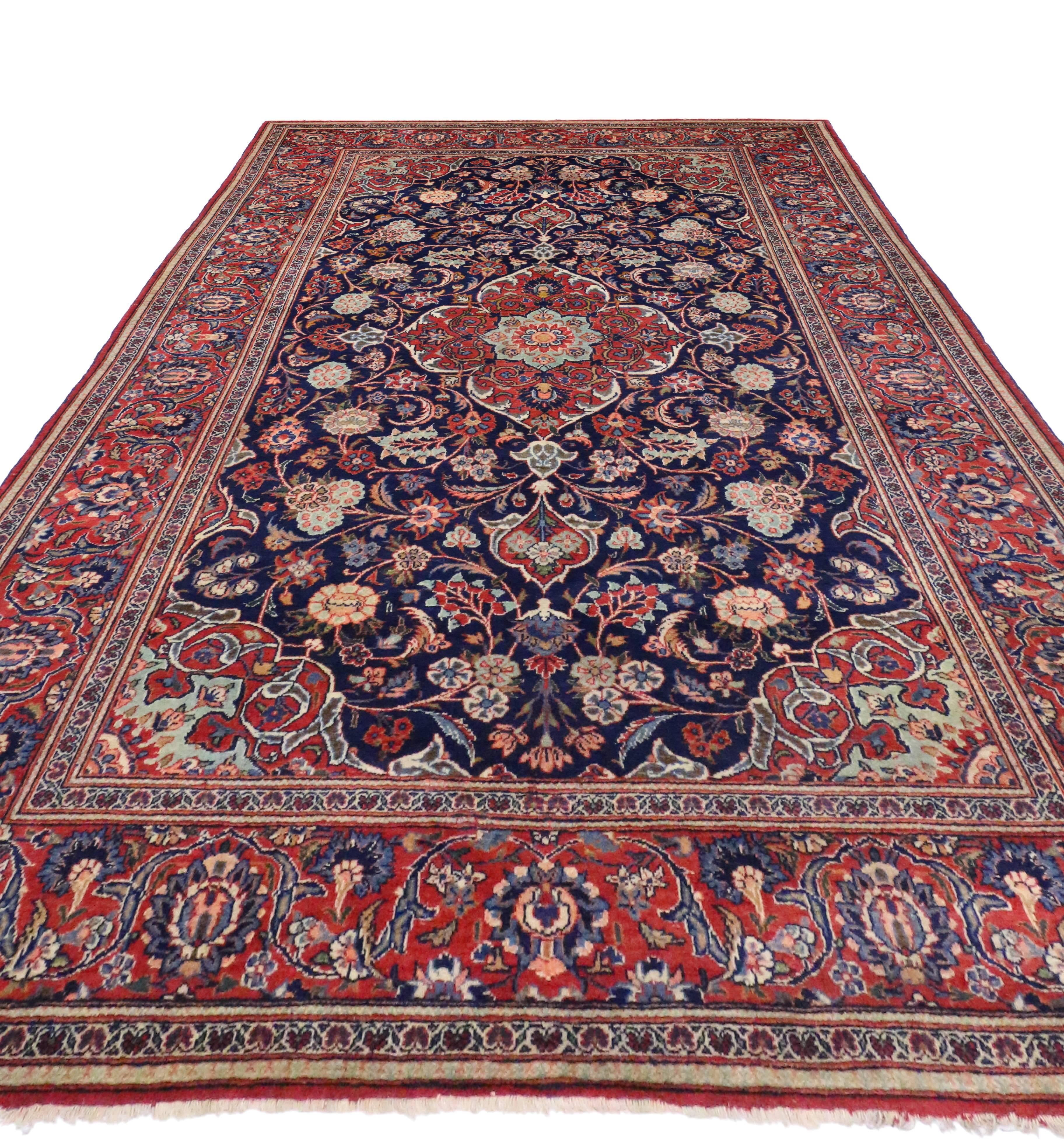 Vintage Persian Kashan with Modern Traditional Style In Good Condition For Sale In Dallas, TX
