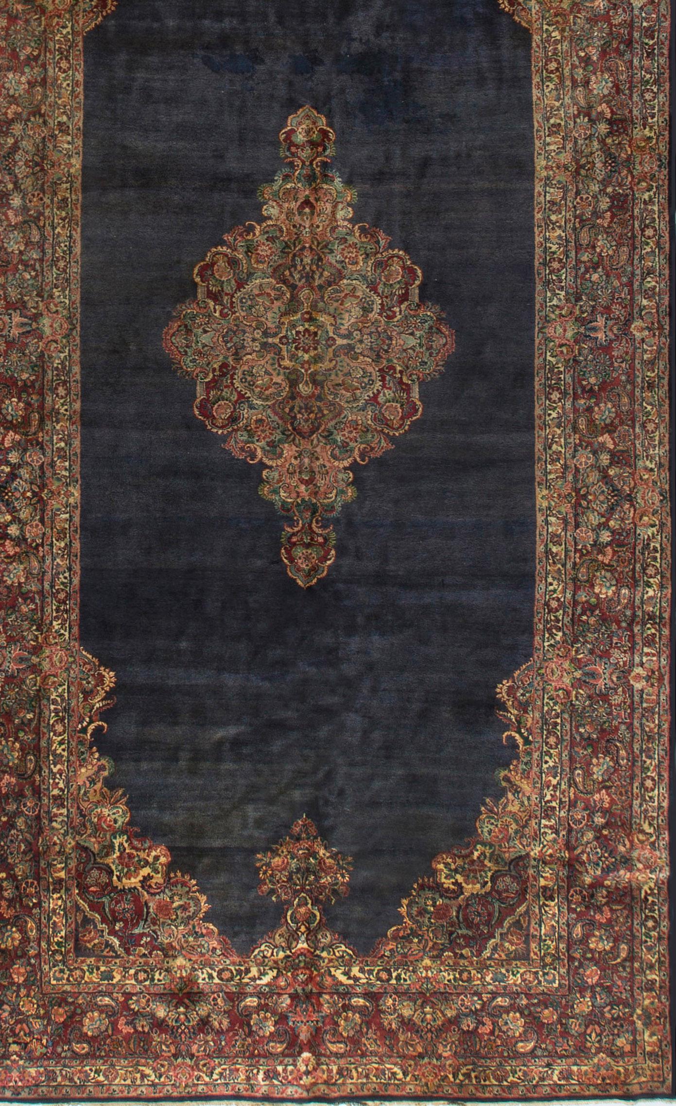 Tessuto a mano Tappeto persiano vintage Kazvin, circa 1940 9'8 x 20'7 in vendita