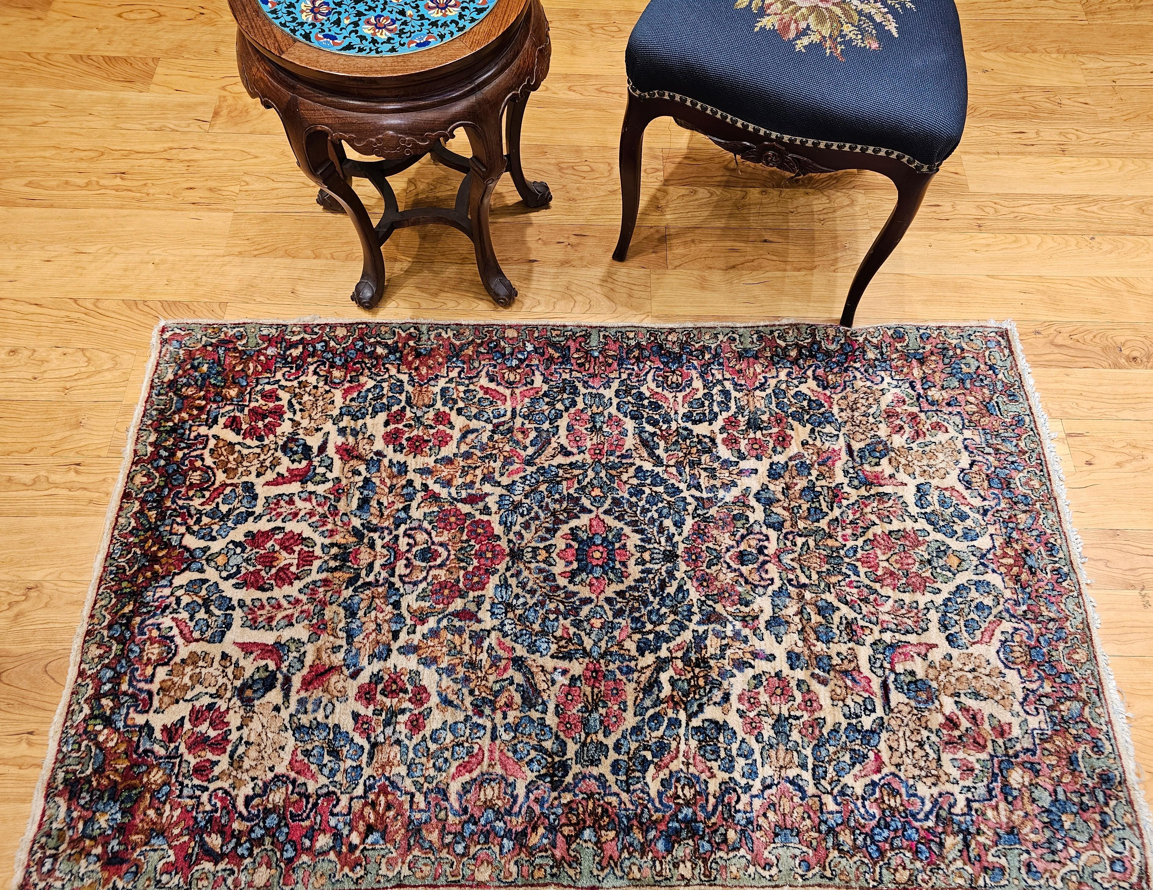 Persischer Kerman im Allover-Blumenmuster, Vintage im Angebot 4
