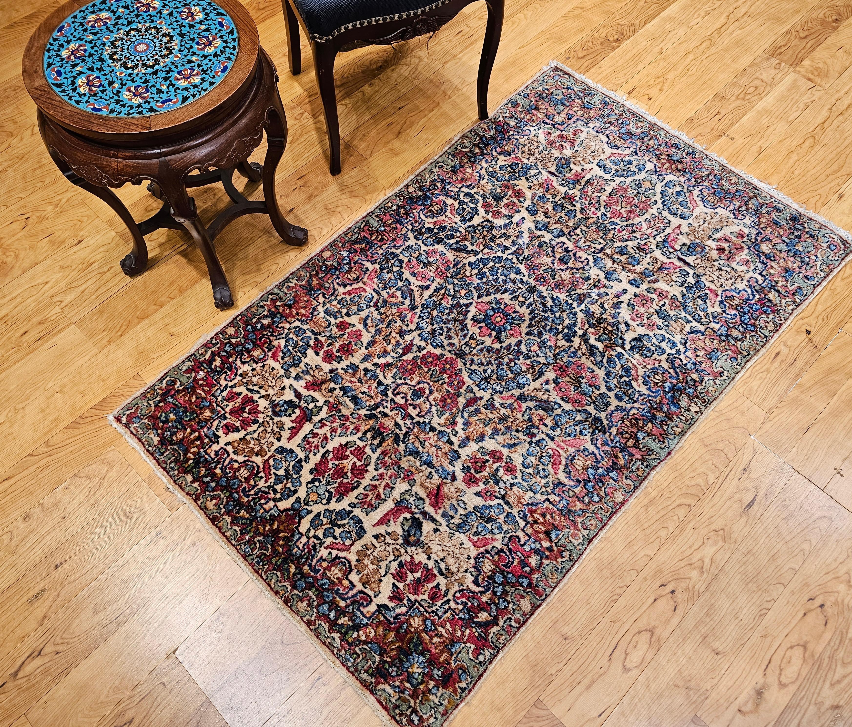 Persischer Kerman im Allover-Blumenmuster, Vintage im Angebot 7