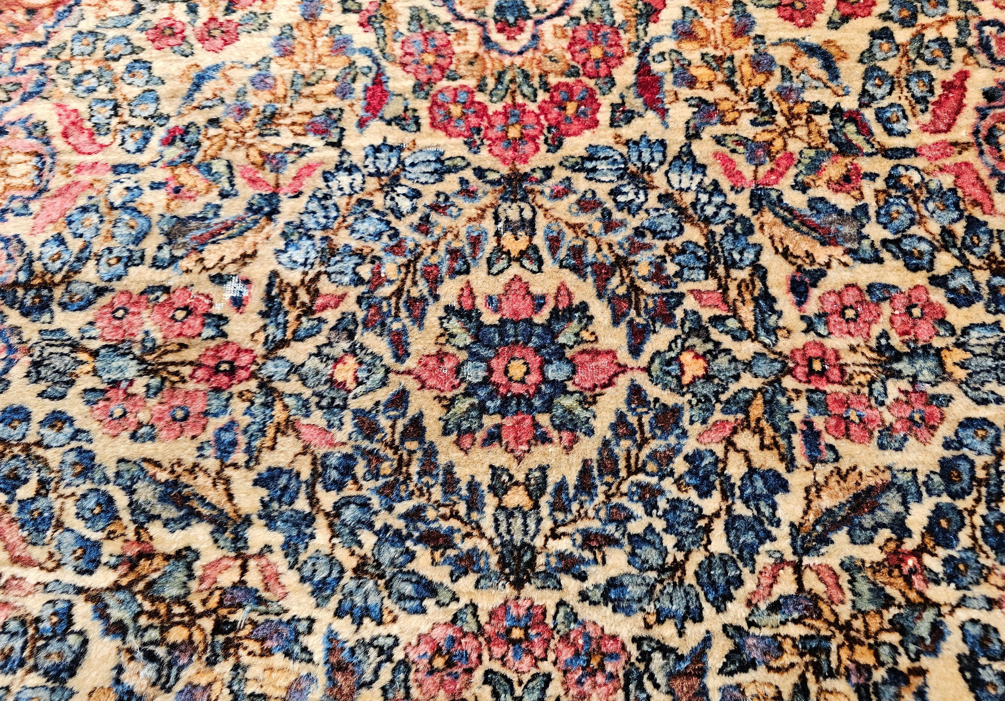 Persischer Kerman im Allover-Blumenmuster, Vintage (Wolle) im Angebot