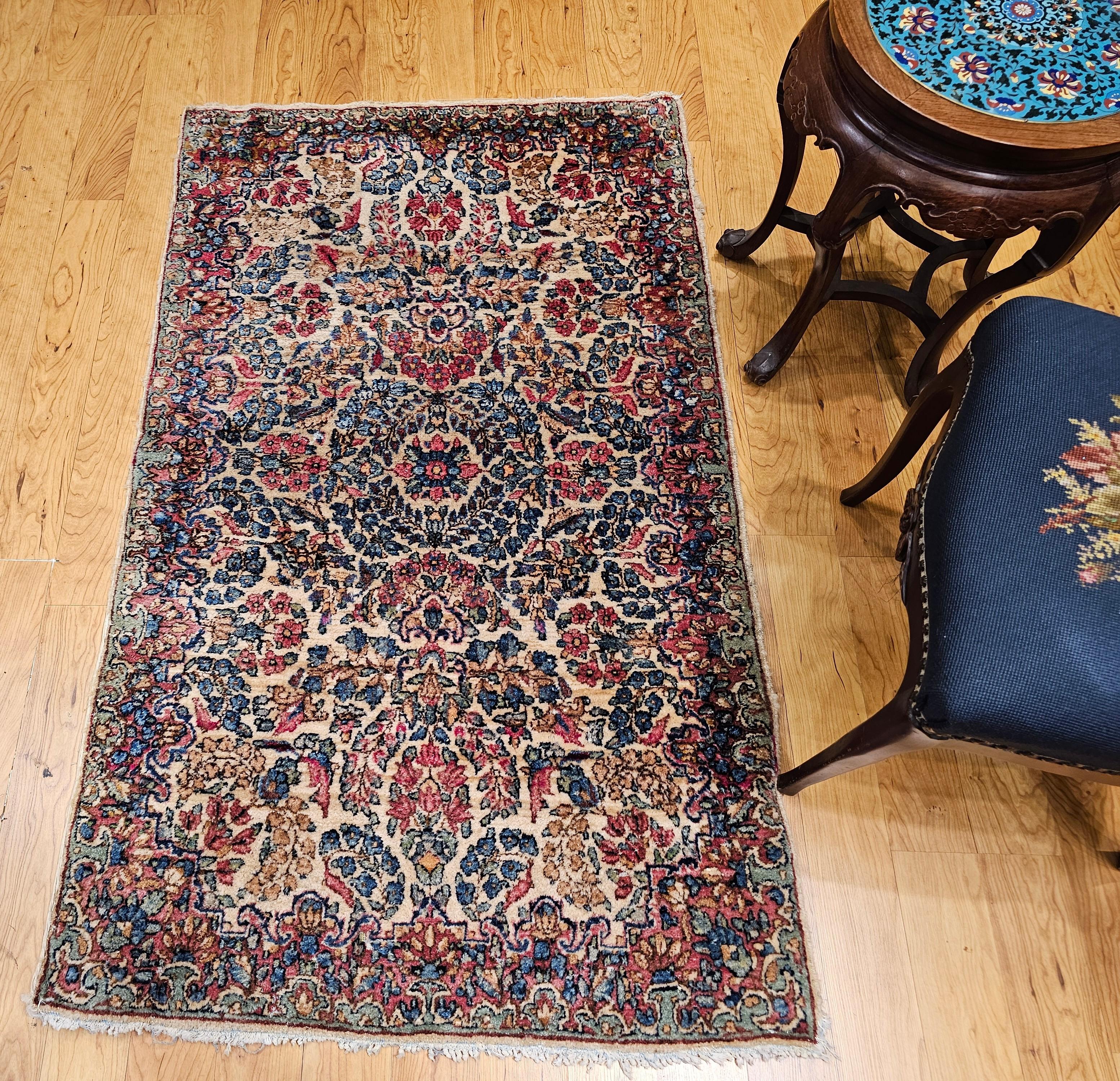 Persischer Kerman im Allover-Blumenmuster, Vintage im Angebot 2