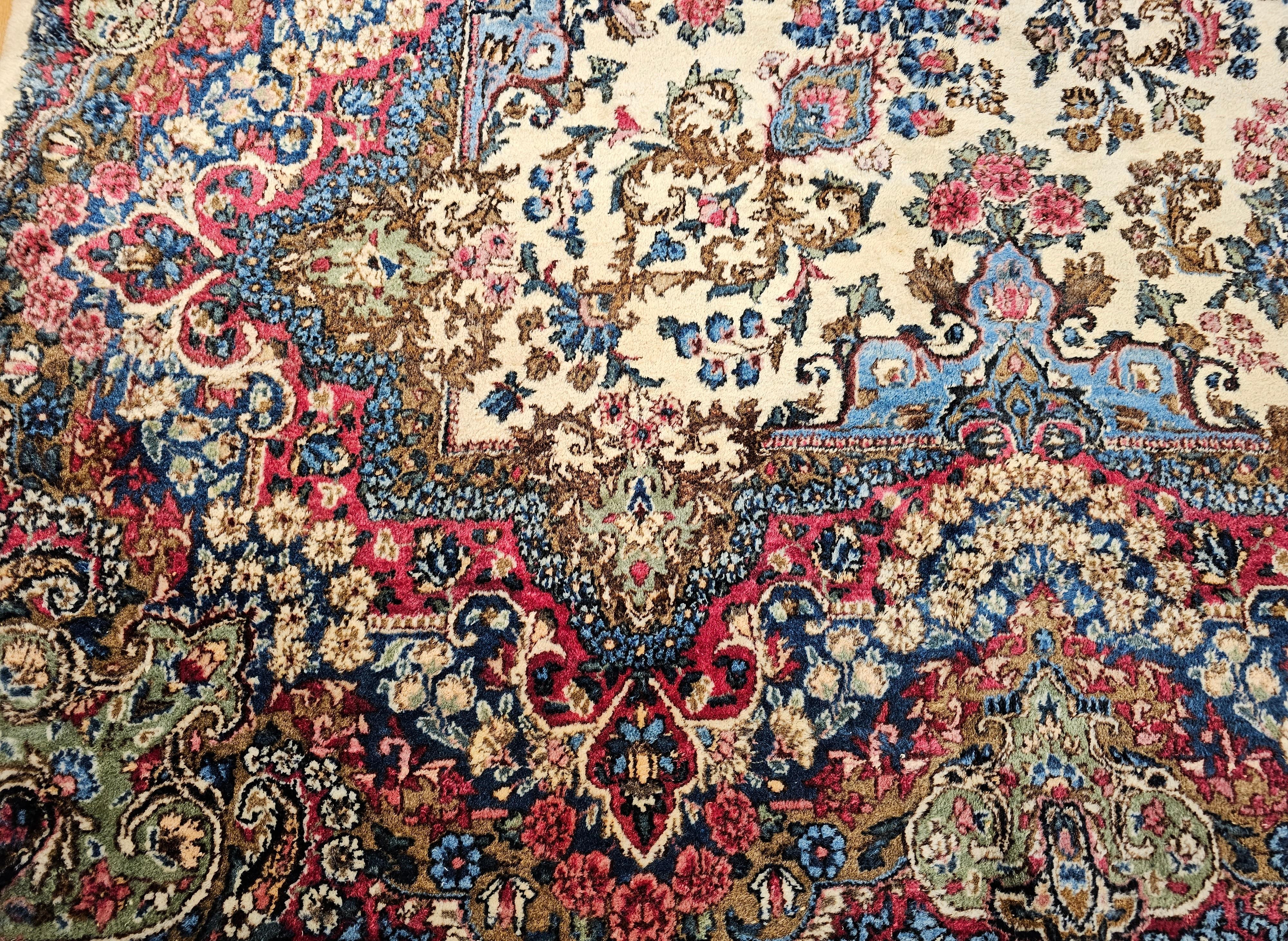 Persischer Kerman Lavar in Allover-Blumenmuster, Vintage im Angebot 2