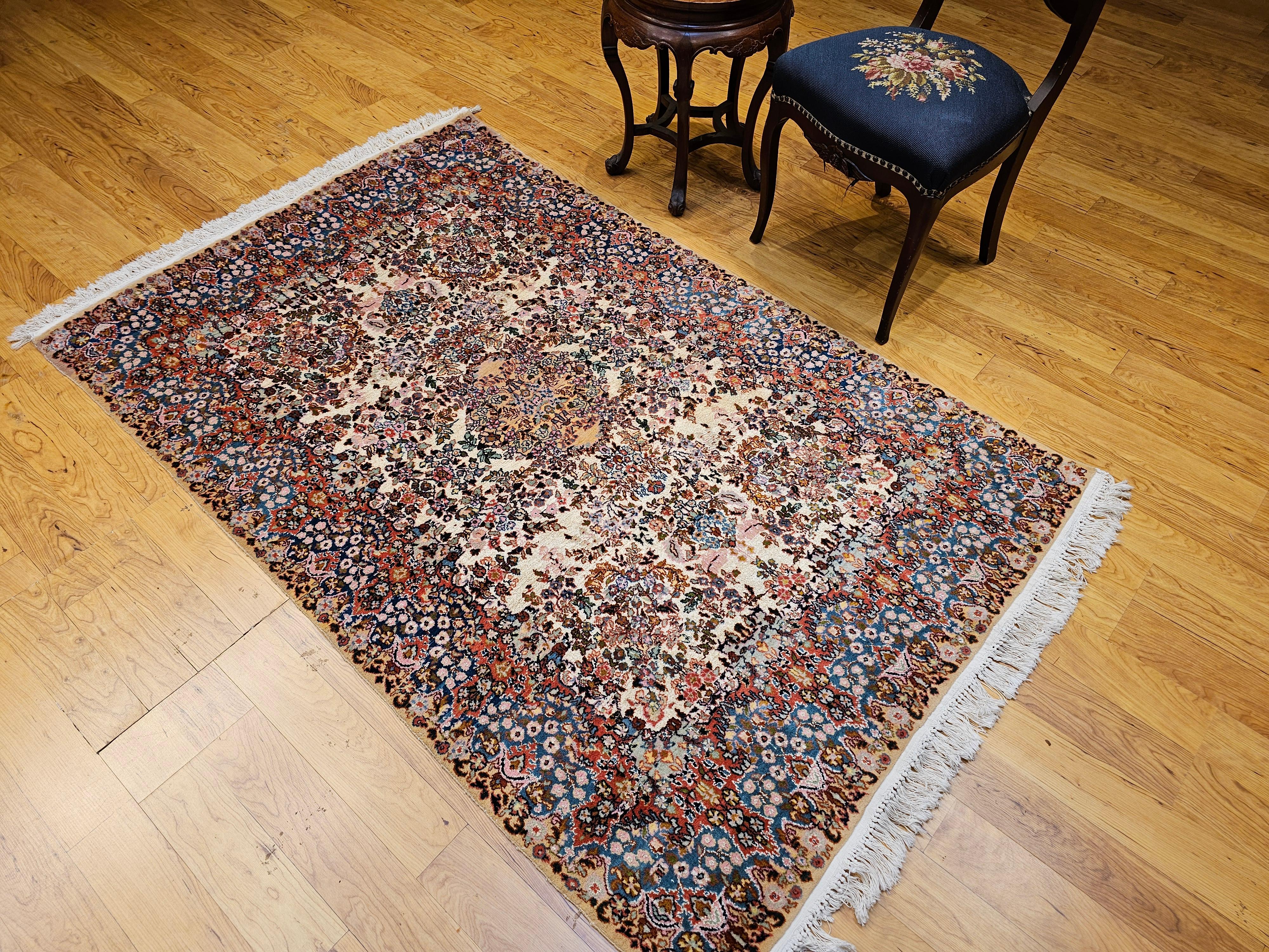 Persischer Kerman Lavar Vintage in einem All-Over-Blumenmuster im Angebot 6