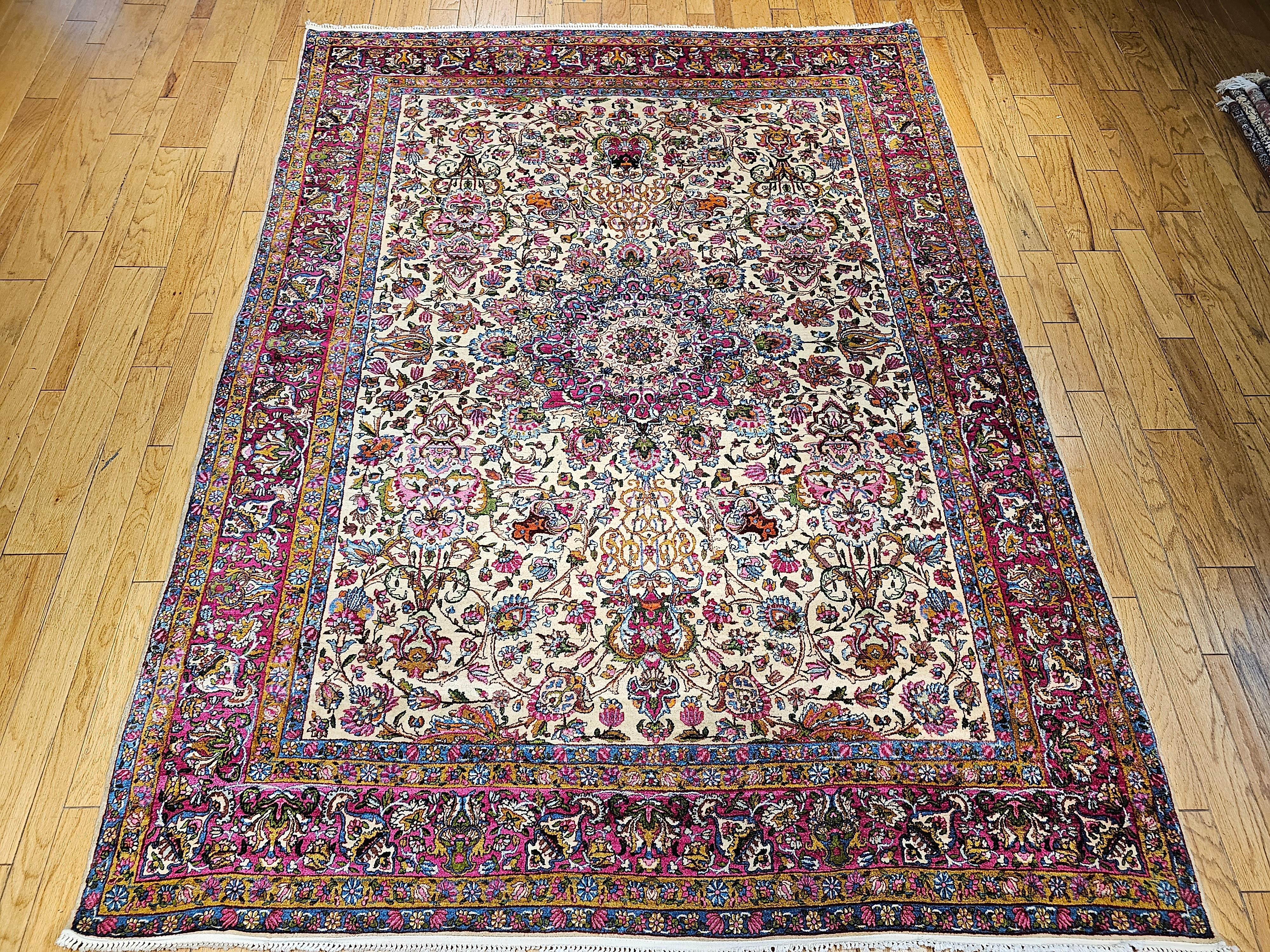 Persischer Kerman Lavar Vintage in Elfenbein, Crimson, Blau, Grün (Wolle) im Angebot