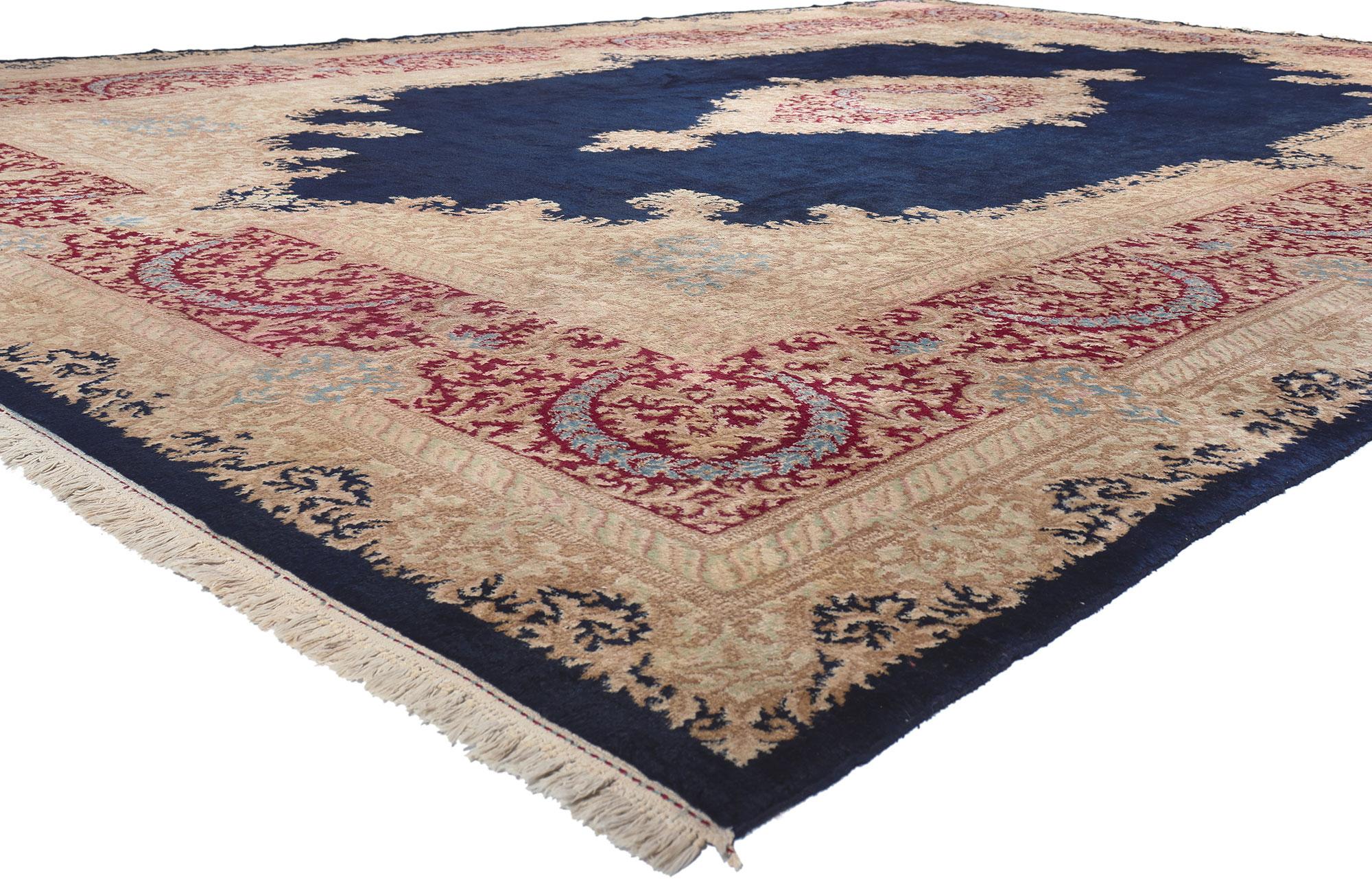 78335 Vintage Persisch Kerman Teppich, 11'09 x 17'06. Kerman-Teppiche haben ihre Wurzeln in der Stadt Kerman, die im Herzen des südlichen Zentraliran liegt. Die Stadt ist als zentrales Zentrum der Weberei bekannt und kann sich eines reichen Erbes