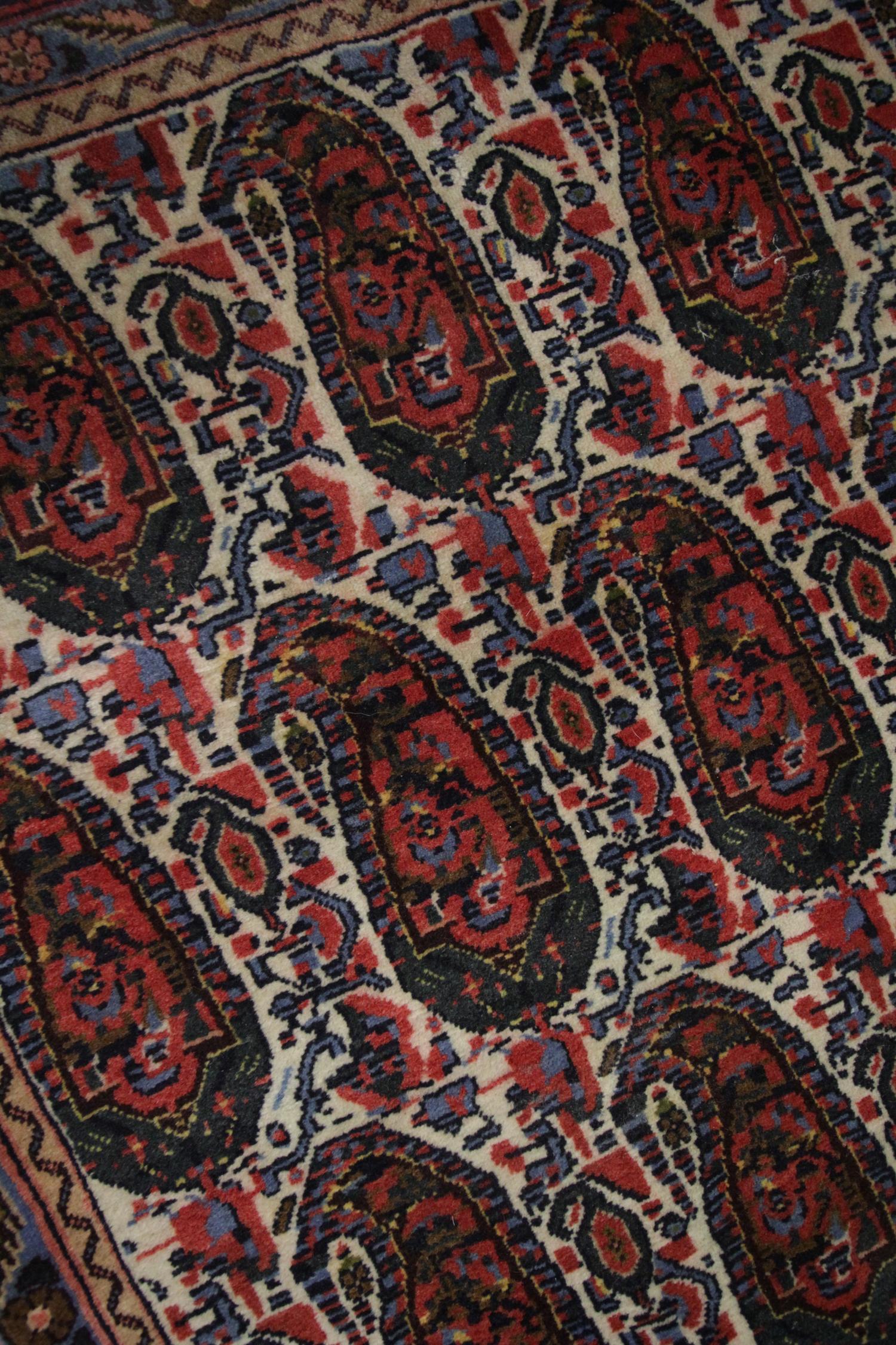 Handgefertigter Vintage-Teppich-Teppich-Läufer mit Paisleymuster, Stair-Läufer  (Kaukasisch) im Angebot
