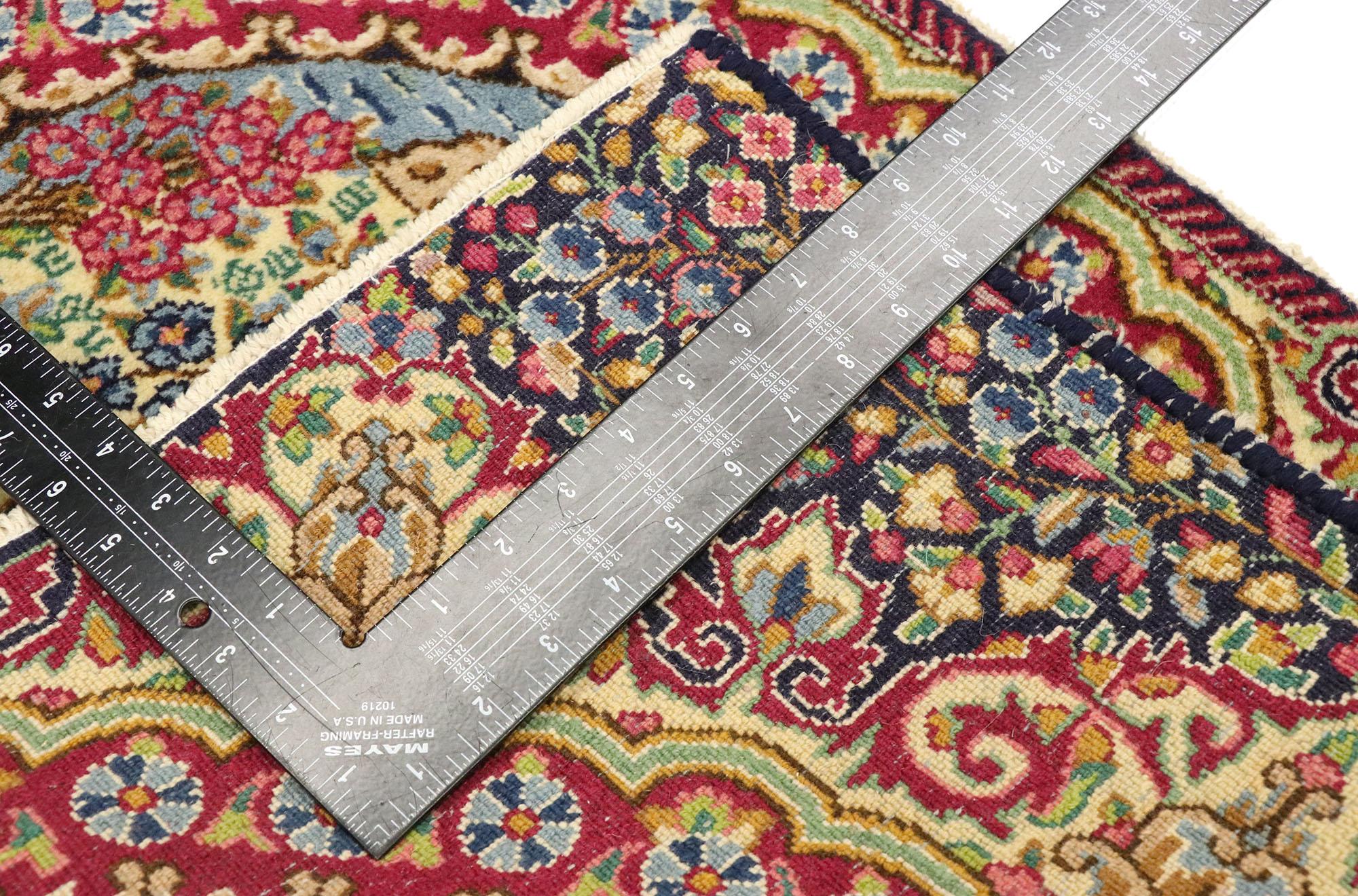20ième siècle Vieux tapis persan Kerman graphique en vente