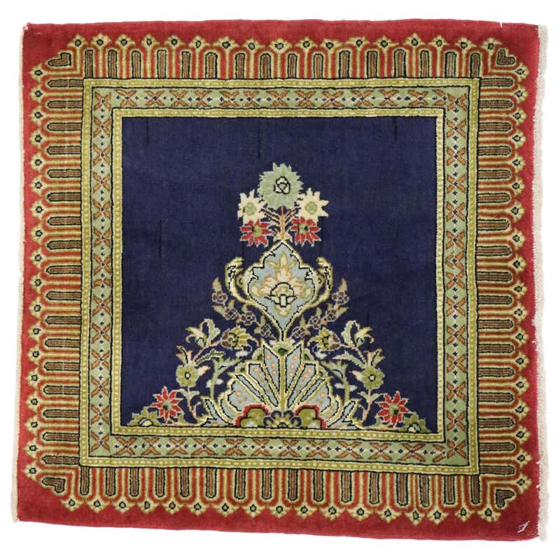 Vintage Persian Kerman Rug with Neoclassical Style For Sale at 1stDibs