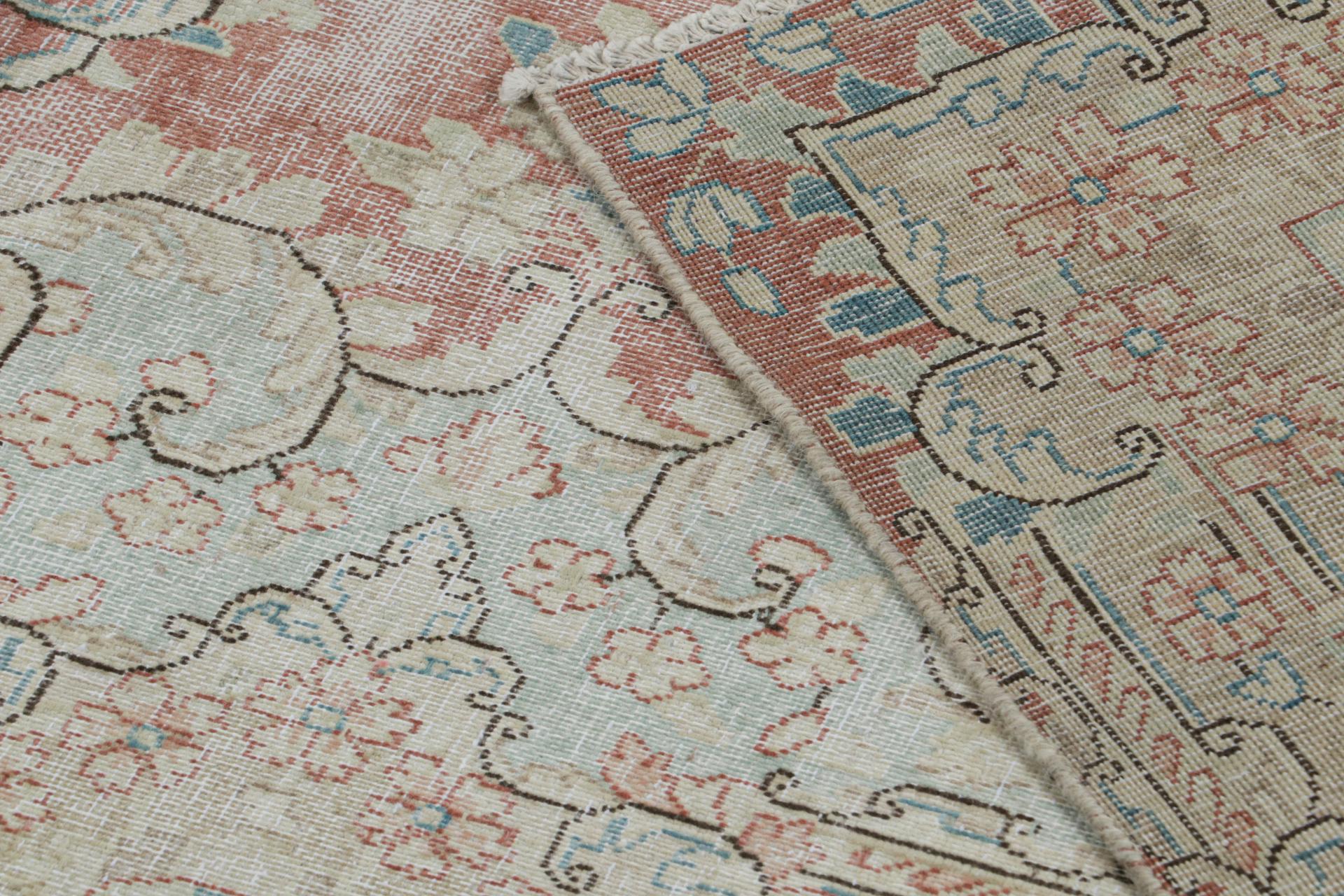 Persischer Kerman-Teppich im Vintage-Stil mit rot-blauen Übergangsmuster von Rug & Kilim im Angebot 1