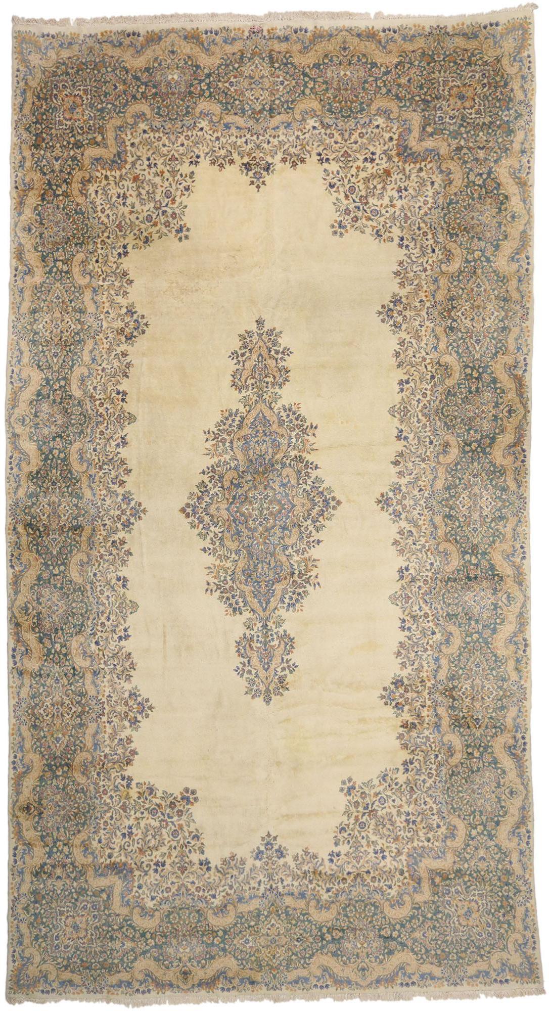 Tapis persan vintage Kerman de style traditionnel