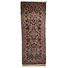 Persischer Kerman-Läufer im Vintage-Stil mit Blumenmuster in Blau, Grün, Rot