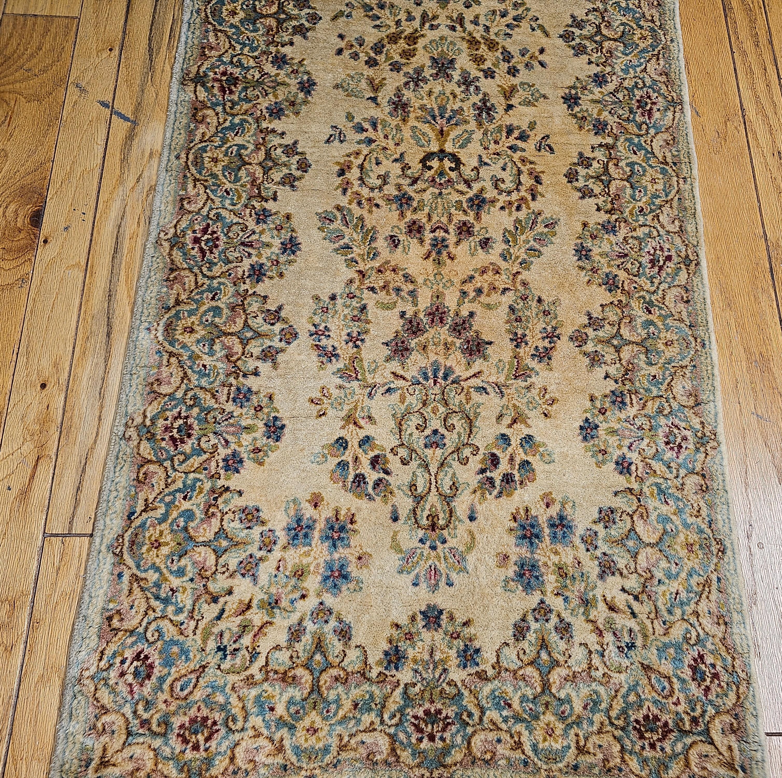 Persischer Kerman-Läufer, Vintage (Handgeknüpft) im Angebot