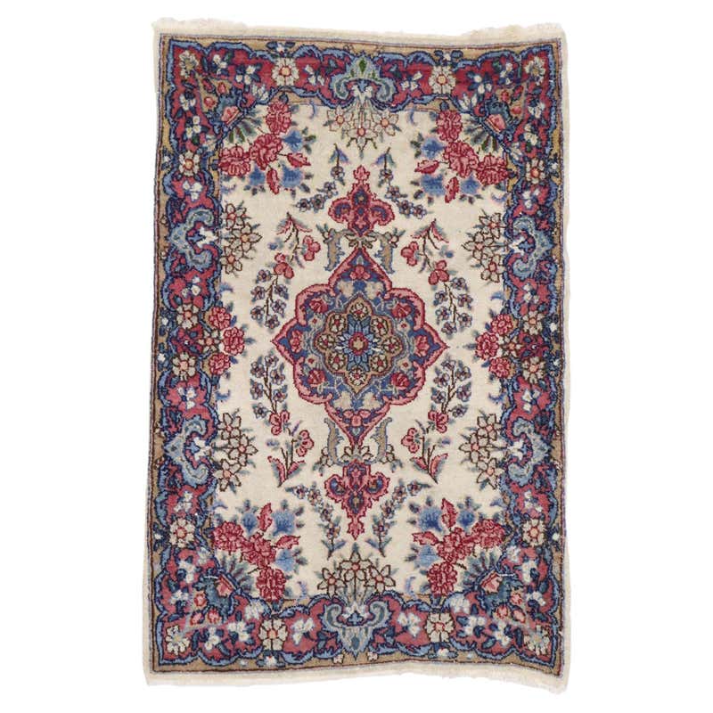 Vintage Persian Kerman Rug with Traditional Style For Sale at 1stDibs
