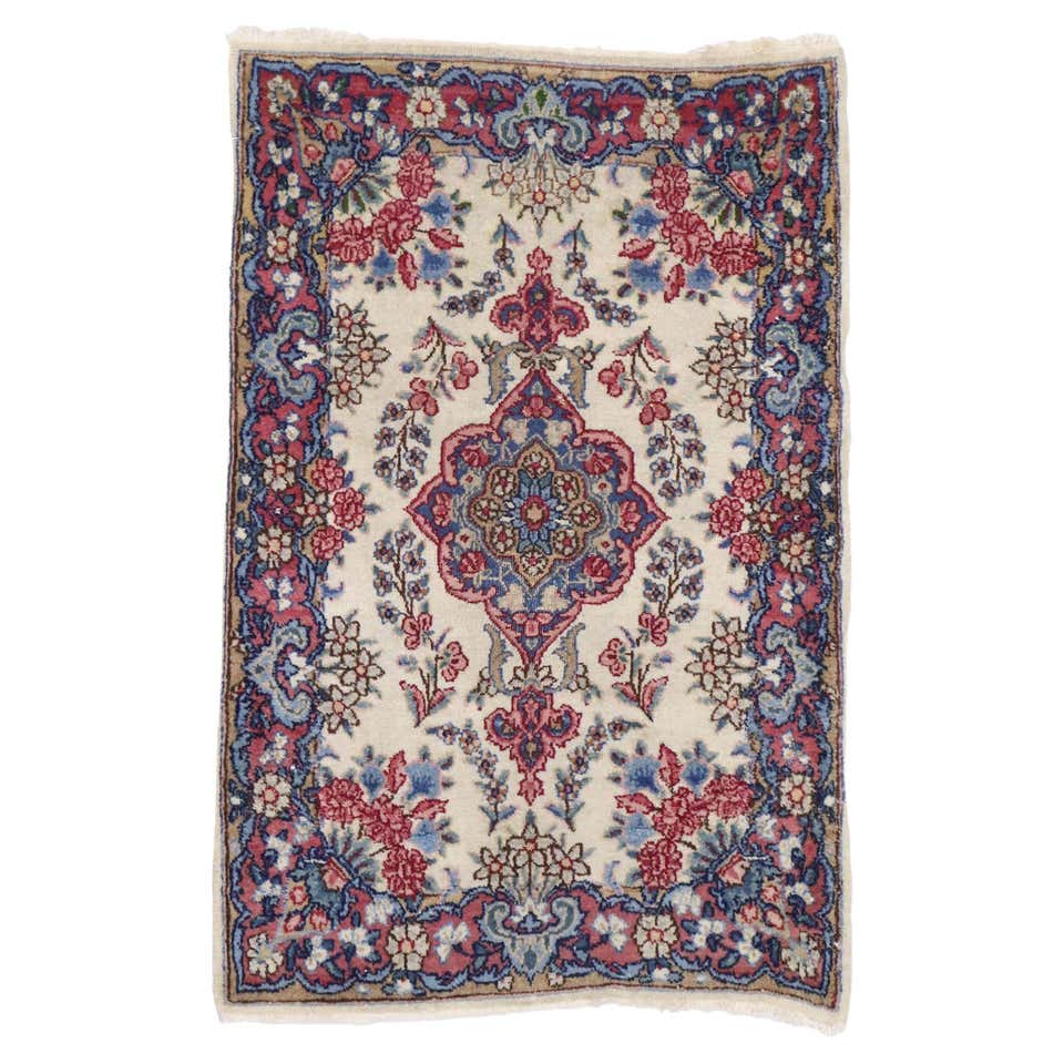 Vintage Persian Kerman Rug with Traditional Style For Sale at 1stDibs