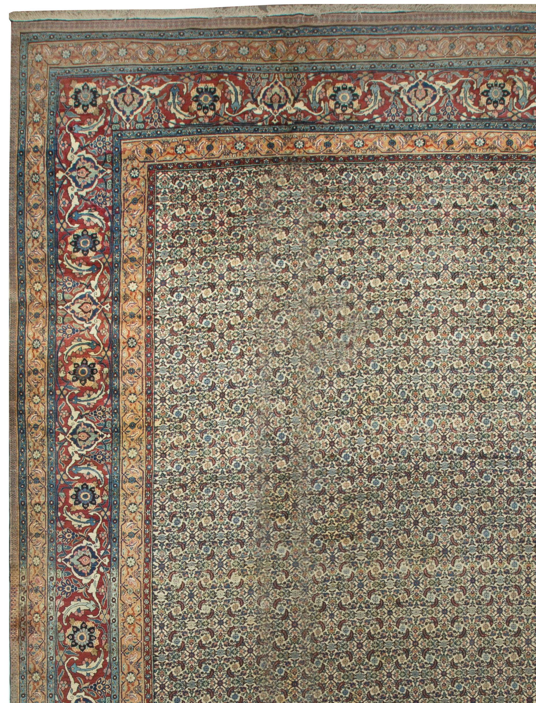 This Fine rug with its multicolored ground, surrounded by a main border and two minor borders creates a light and generous feel that will suit both a contemporary and traditional room setting. Khorassan is in northeastern Iran and is well know for
