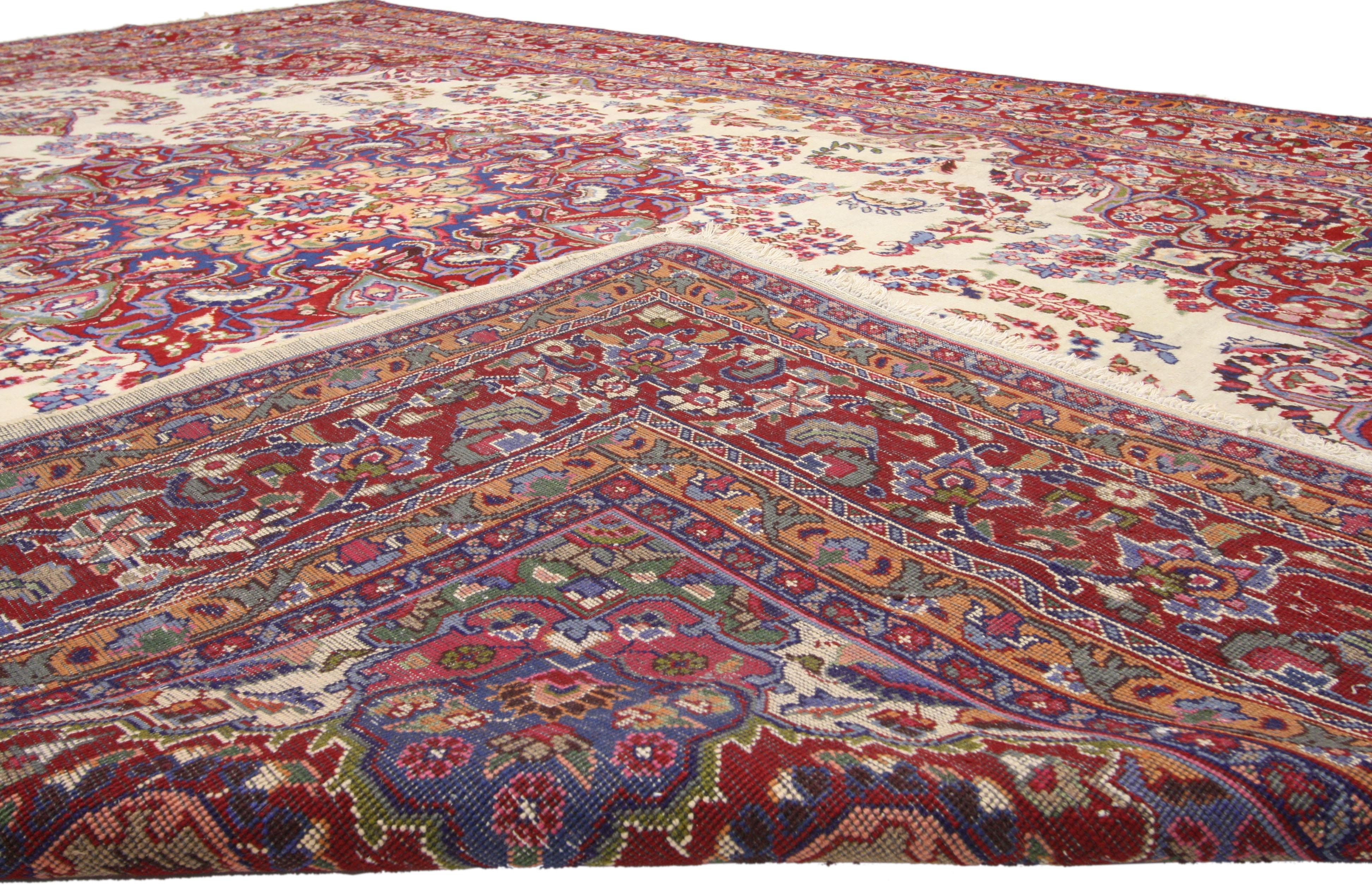 Vintage Persian Khorassan Area Rug with Traditional Style In Excellent Condition For Sale In Dallas, TX