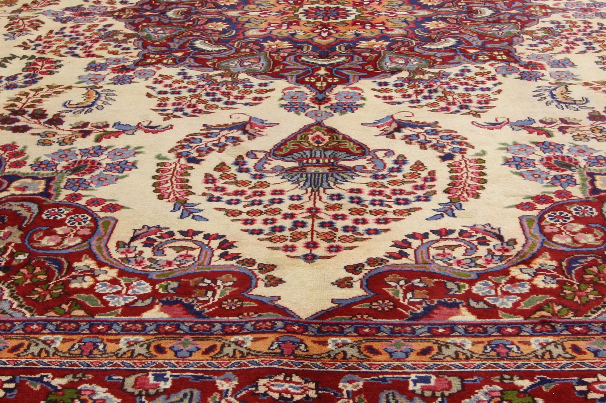 Persischer Khorassan-Teppich aus den 1960er Jahren mit traditionellem Stil (Wolle) im Angebot
