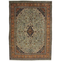 Persischer Khorassan-Teppich im traditionellen Stil