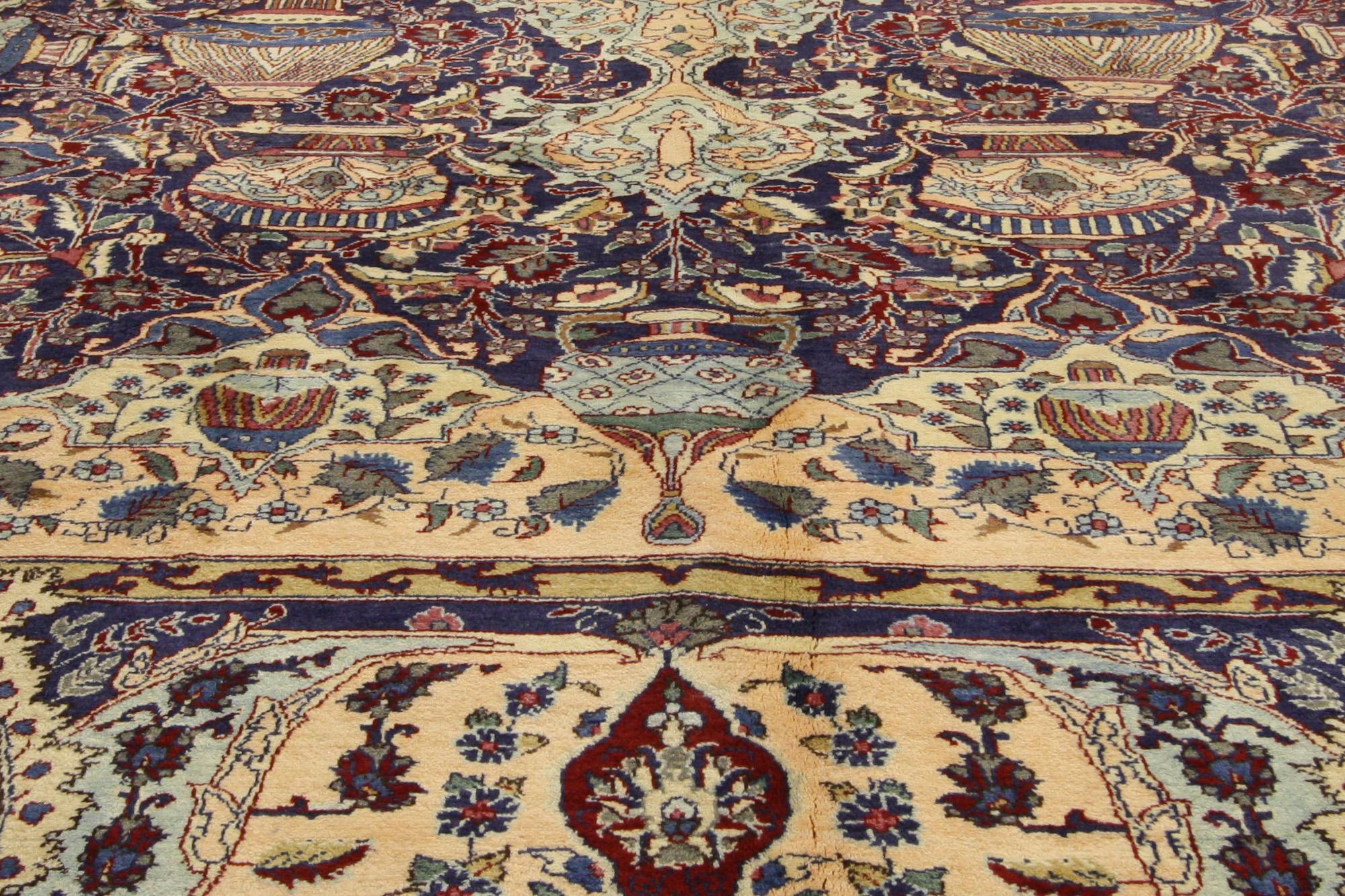 Persischer Khorassan-Teppich aus den 1960er Jahren mit Zir-Khaki-Vasen-Design und traditionellem Stil (20. Jahrhundert) im Angebot