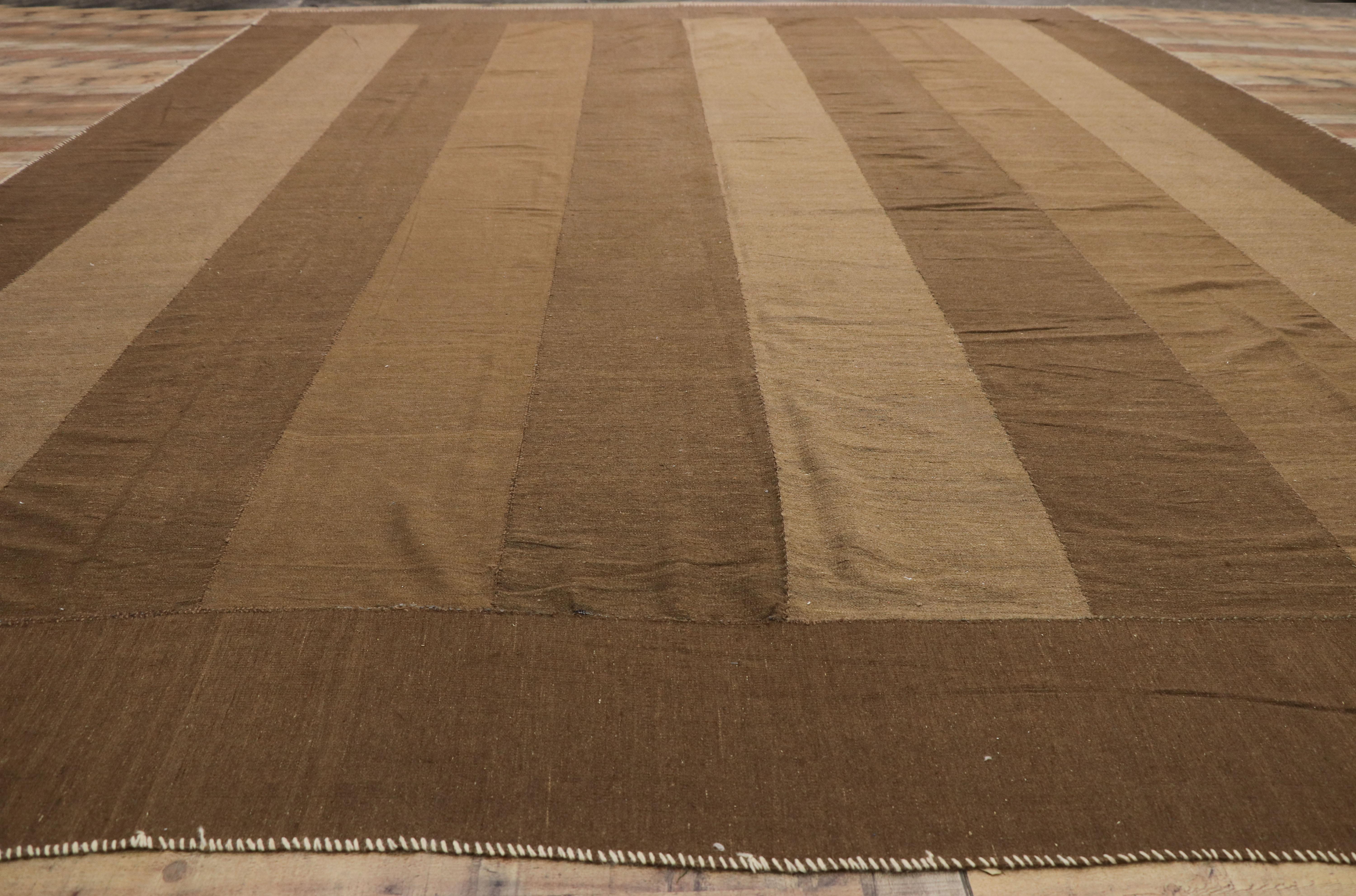 Erdfarbener persischer Mazandaran-Kilim-Teppich aus den 1960er Jahren (20. Jahrhundert) im Angebot