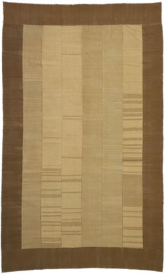 Tapis Kilim persan vintage avec style moderne du milieu du siècle, tapis à tissage plat