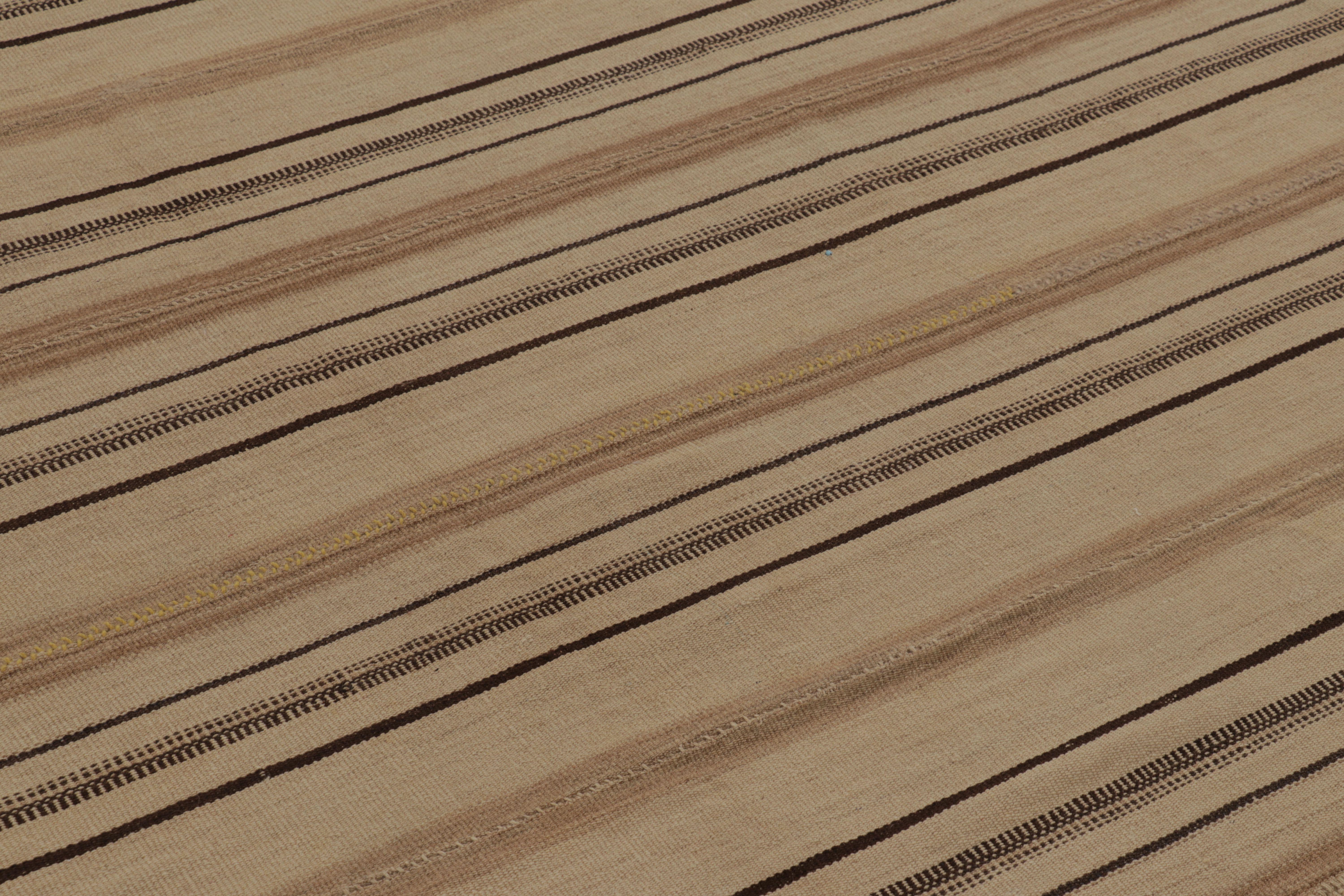 Vintage Persian Kilim, Elegant Vertical Stripes in Neutral Beige - Rug & Kilim Tejido a mano en venta