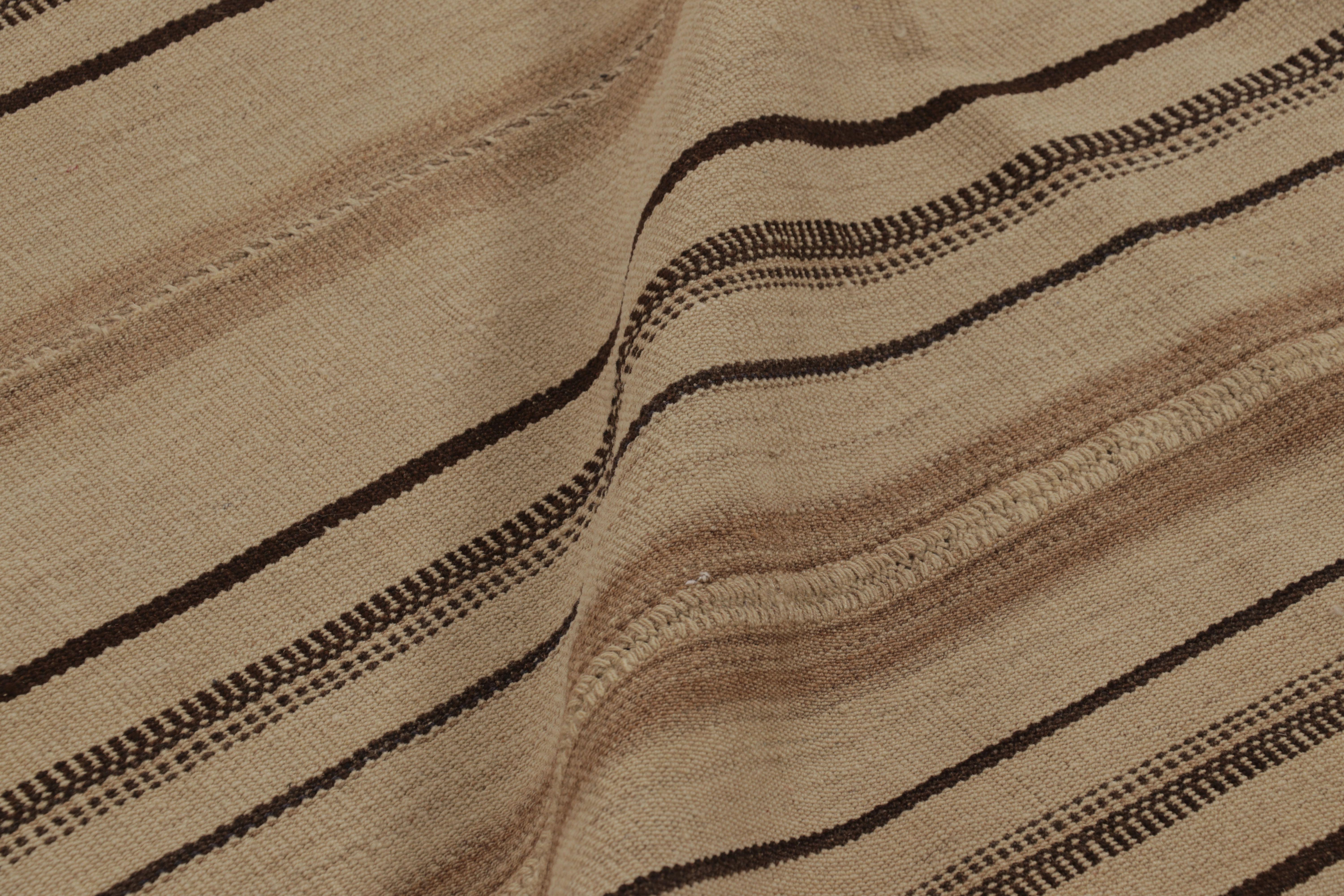 Vintage Persian Kilim, Elegant Vertical Stripes in Neutral Beige - Rug & Kilim Lana en venta