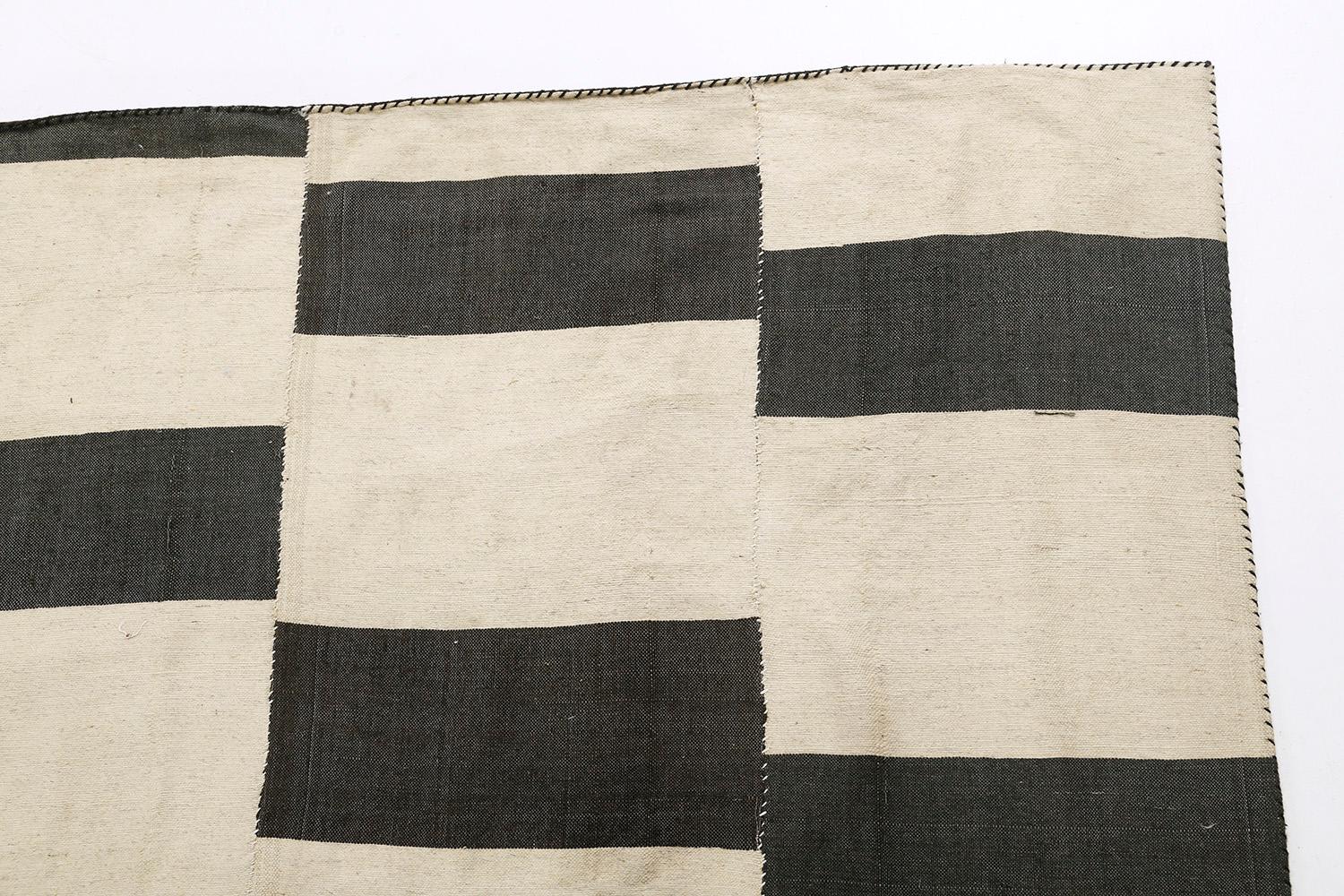 Alfombra persa vintage de tejido plano Kilim de Mehraban en venta 7